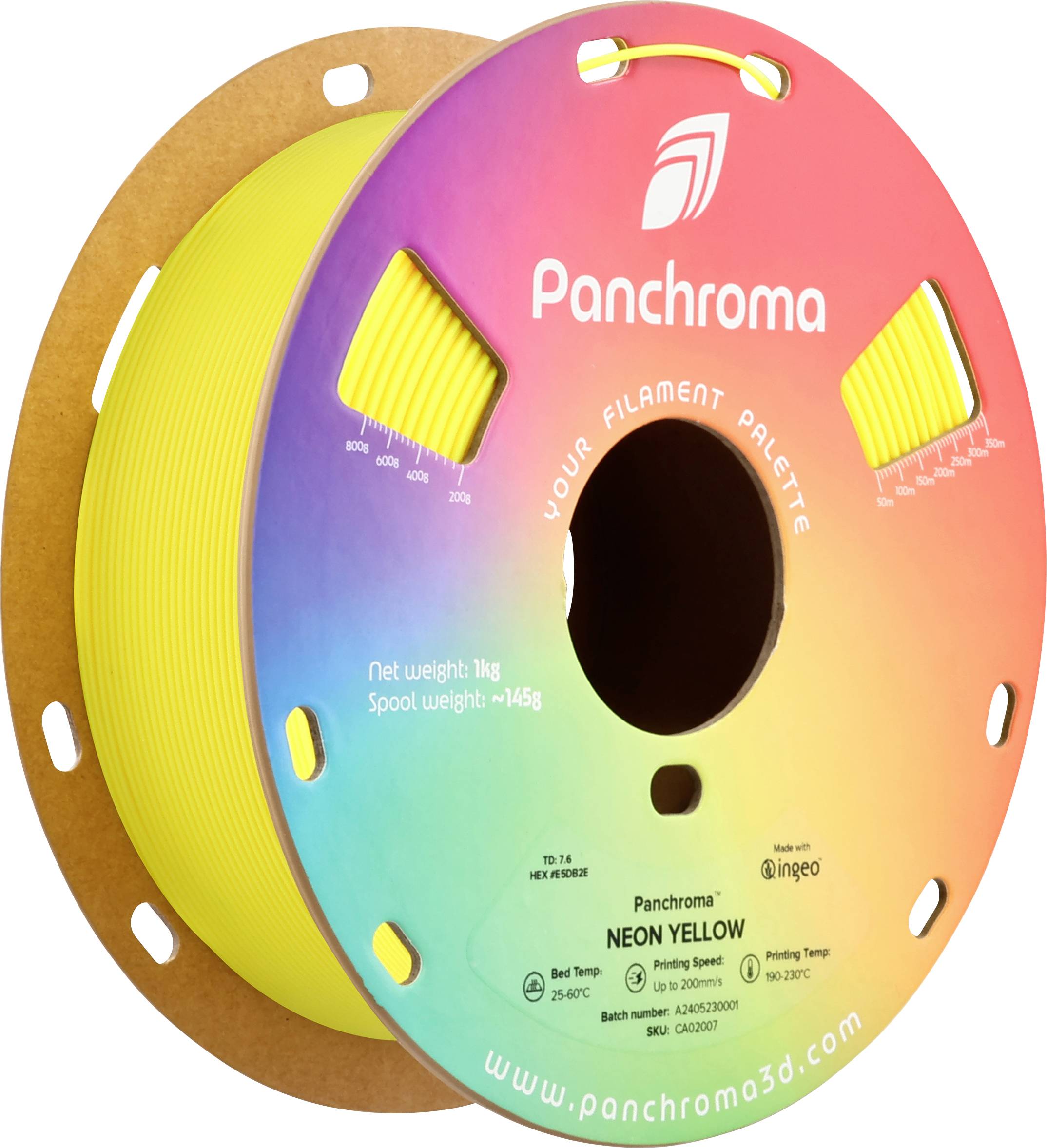 Eine Rolle gelbes 3D-Druckerfilament von Panchroma mit Net-Gewicht 1 kg und Spulengewicht ca. 145 g, präsentiert in buntem Design.