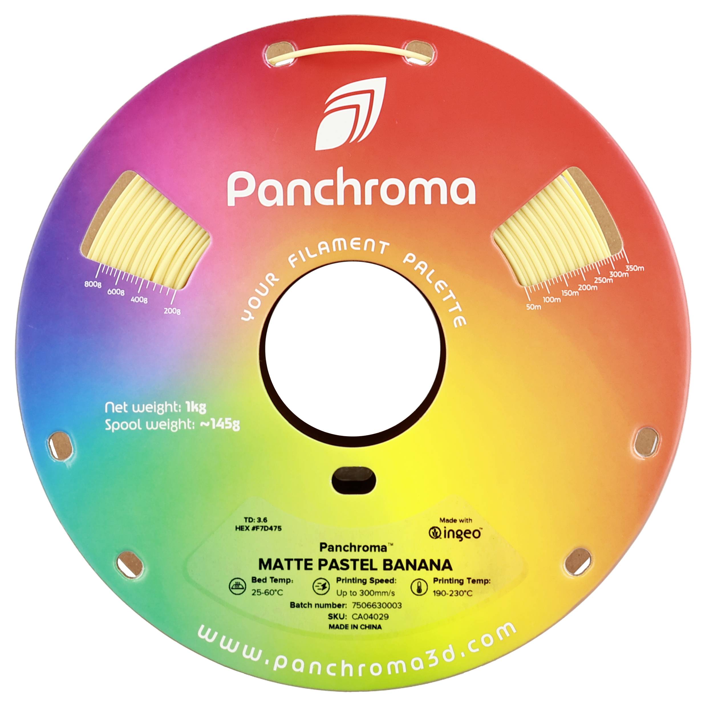 Bunte Filamentrolle von 'Panchroma', zeigt mehrere Farbverläufe. Aufschrift: 'Matte Pastel Banana', Nettogewicht 1kg, Hülse ~145g.