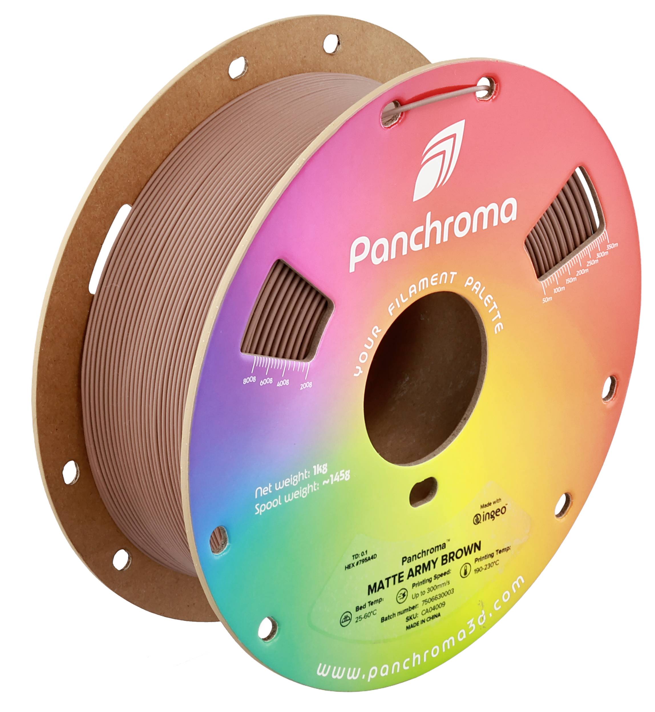 Eine Spule mit braunem 3D-Druckerfilament der Marke Panchroma. Auf der Verpackung sind Farbverläufe und Produktdetails abgebildet.