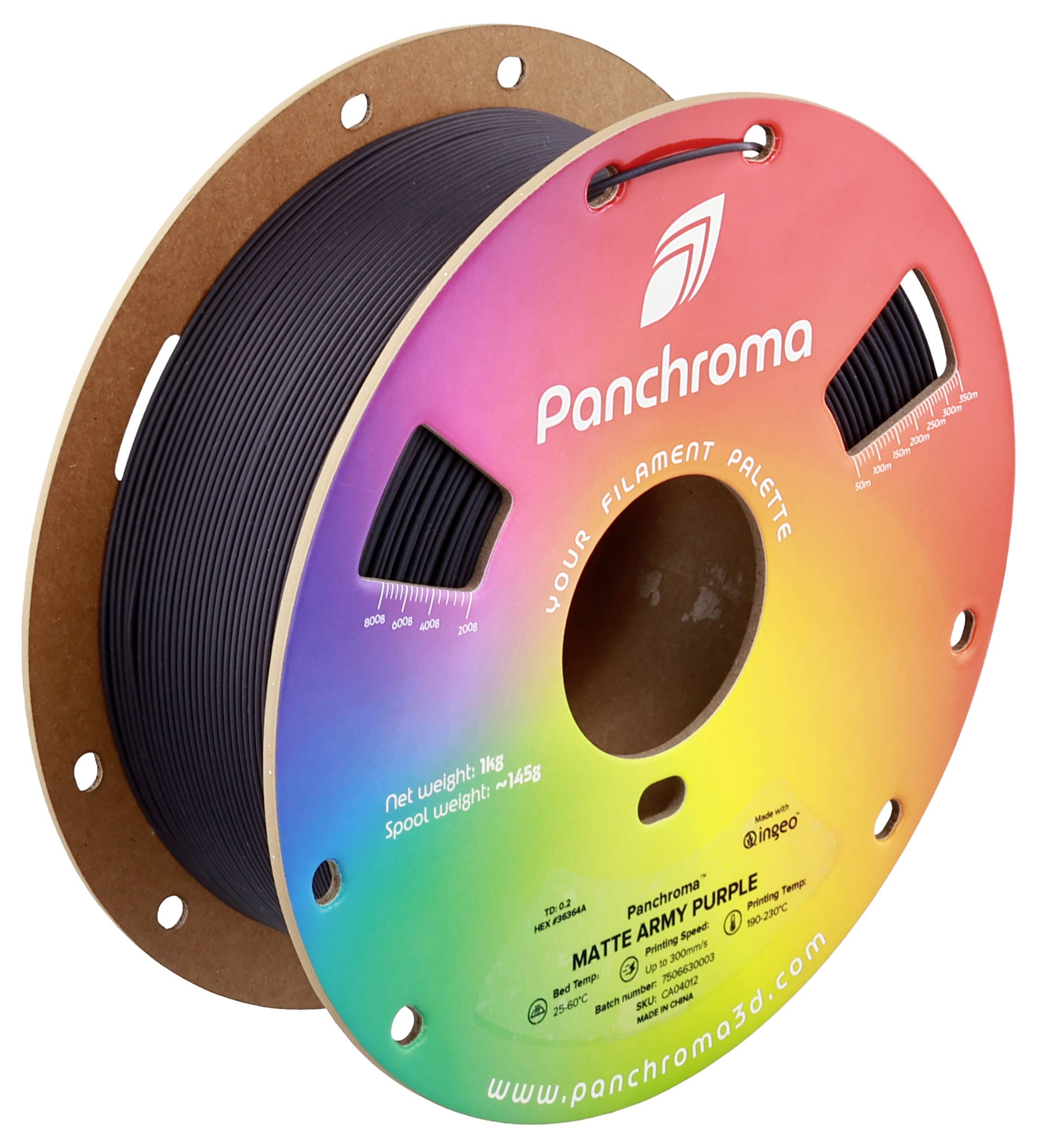 Eine Spule mit lila PLA-Filament von Panchroma. Auf der farbigen Verpackung sind Informationen wie Gewicht und Materialdetails angegeben.