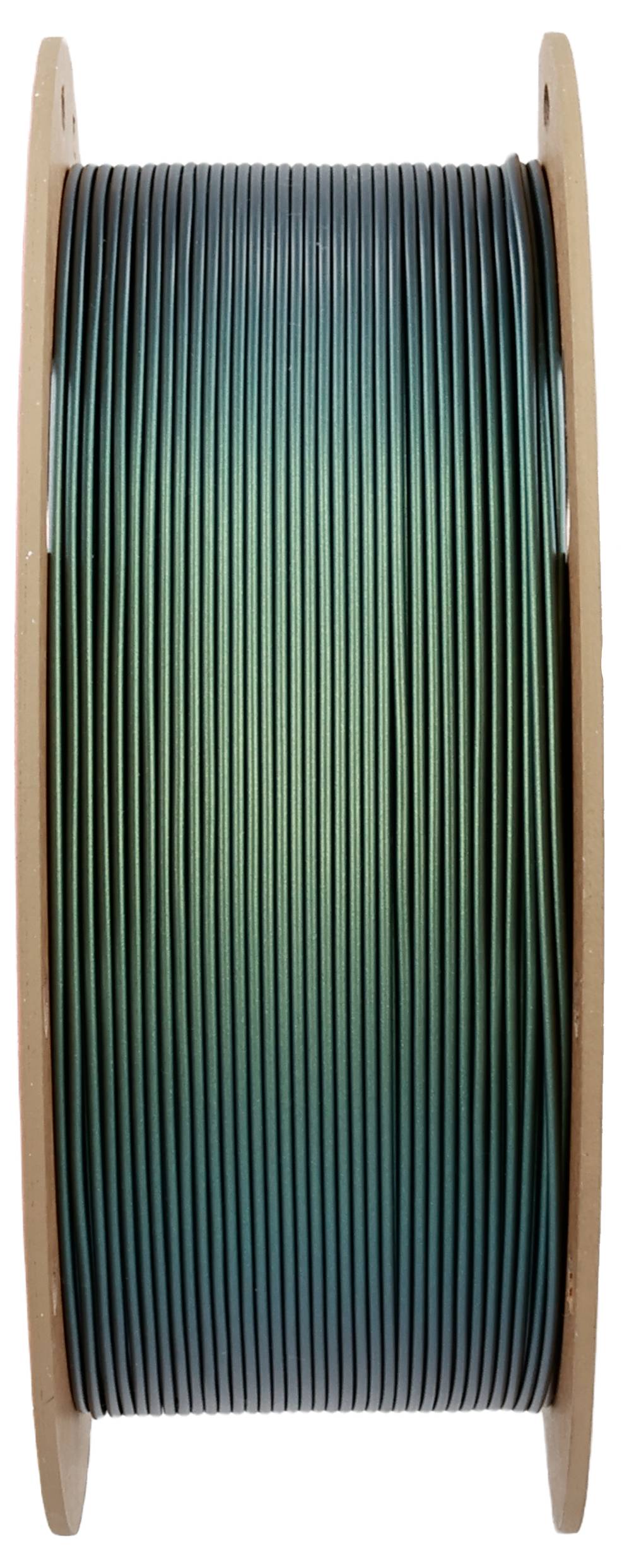 Eine Rolle mit grünem Filament, das zum 3D-Drucken verwendet wird. Der Faden ist auf einer braunen Spule aufgewickelt.