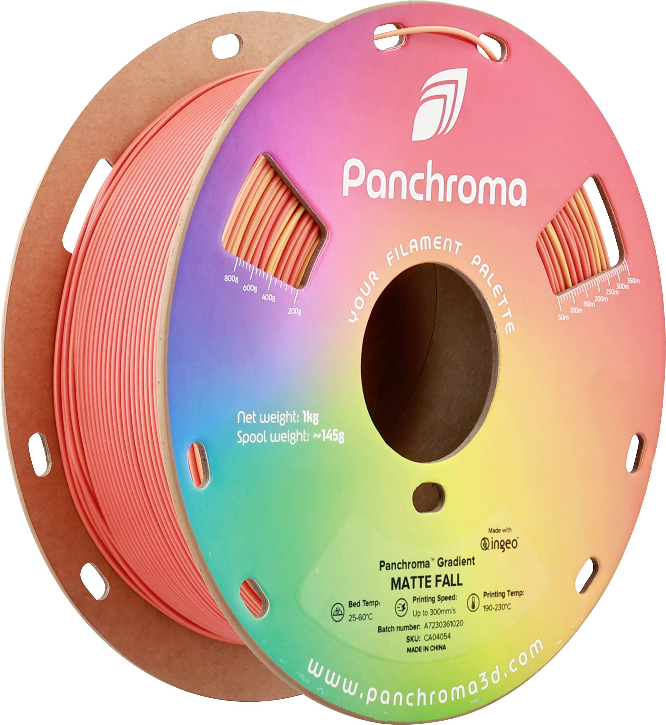 Rolle aus PLA-Filament in mattem Rot auf einem Kartonkranz mit Regenbogendesign. Etikett mit Marke 'Panchroma' und technischen Details.