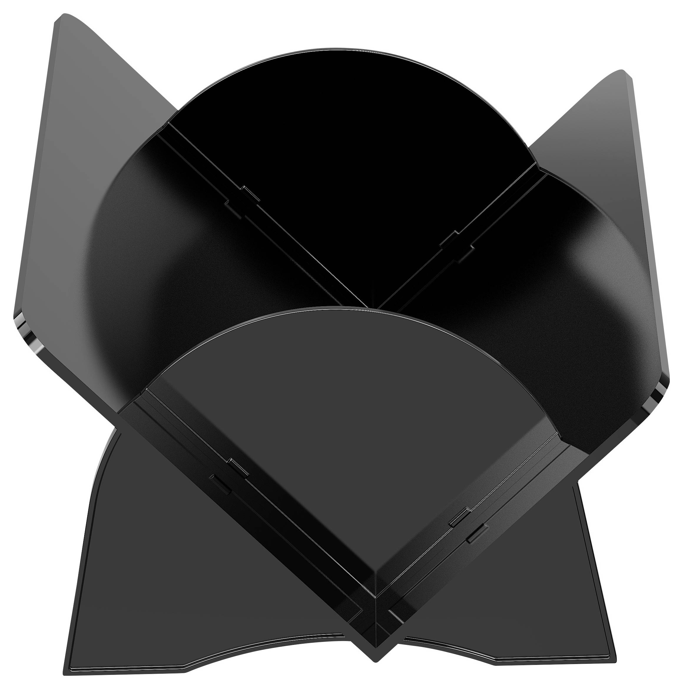 Eine schwarze, kantige Skulptur mit sich überschneidenden geschwungenen und geraden Kanten, die einem abstrakten, geometrischen Design ähnelt.