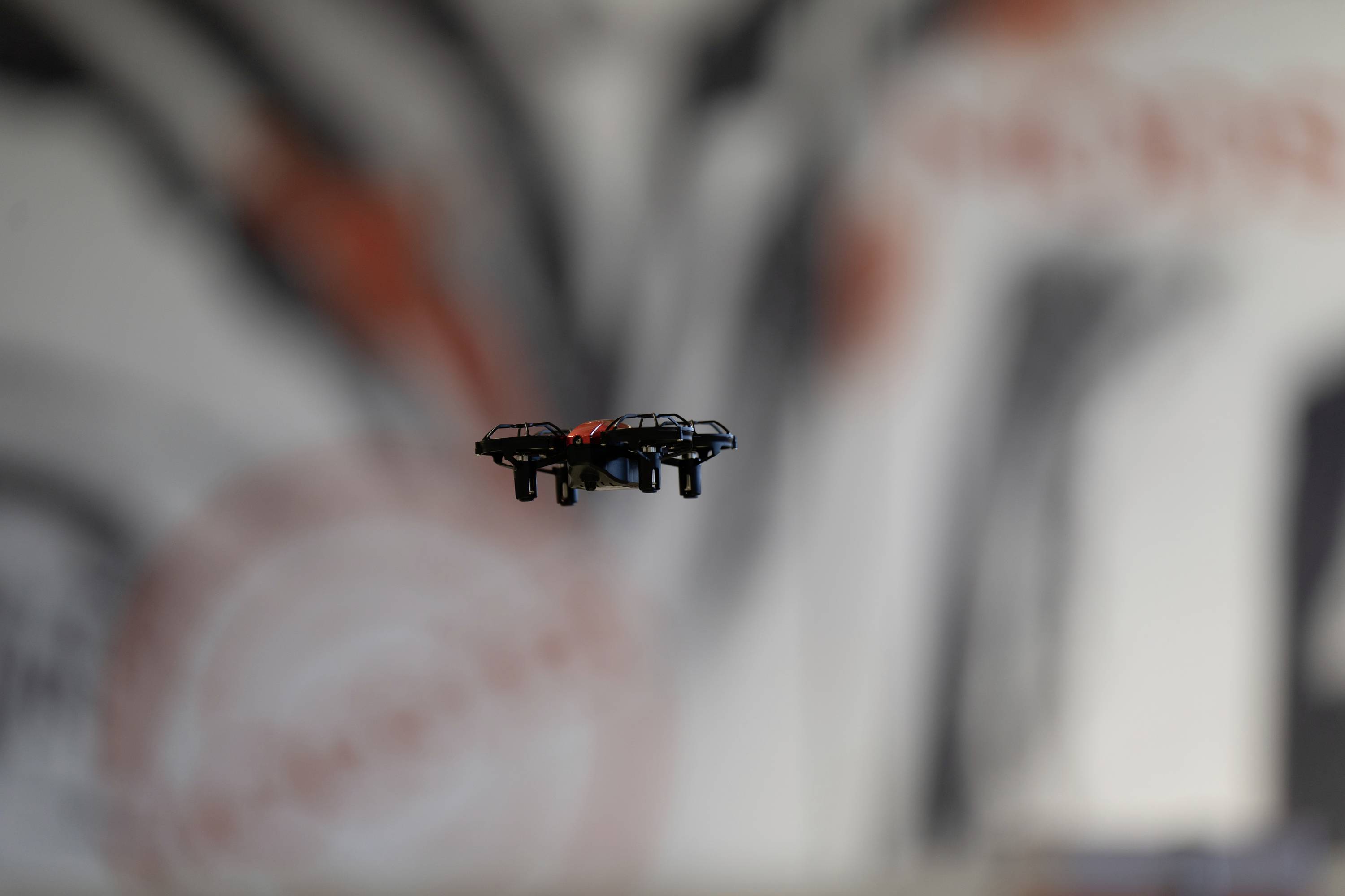 MODSTER Breezy Quadrocopter RtF Schwarz, Rot