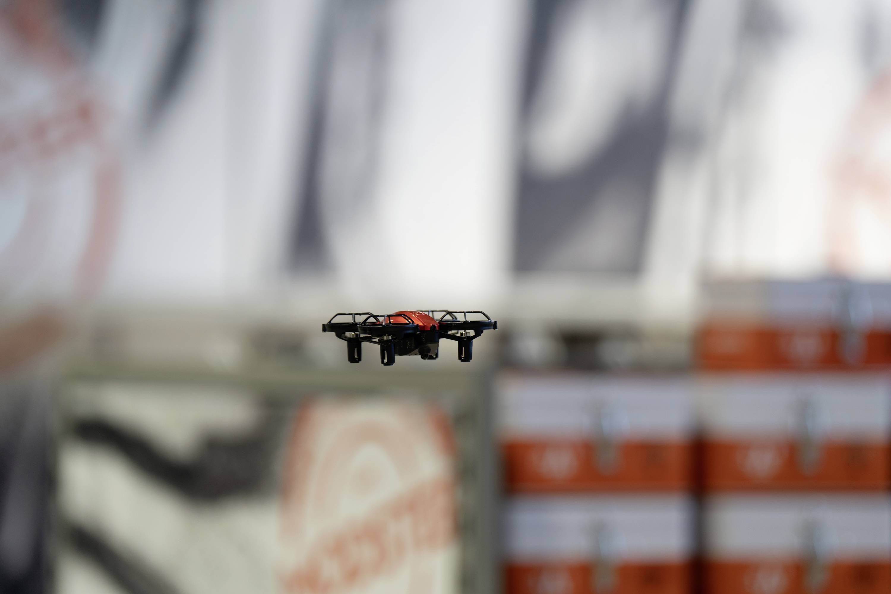 MODSTER Breezy Quadrocopter RtF Schwarz, Rot