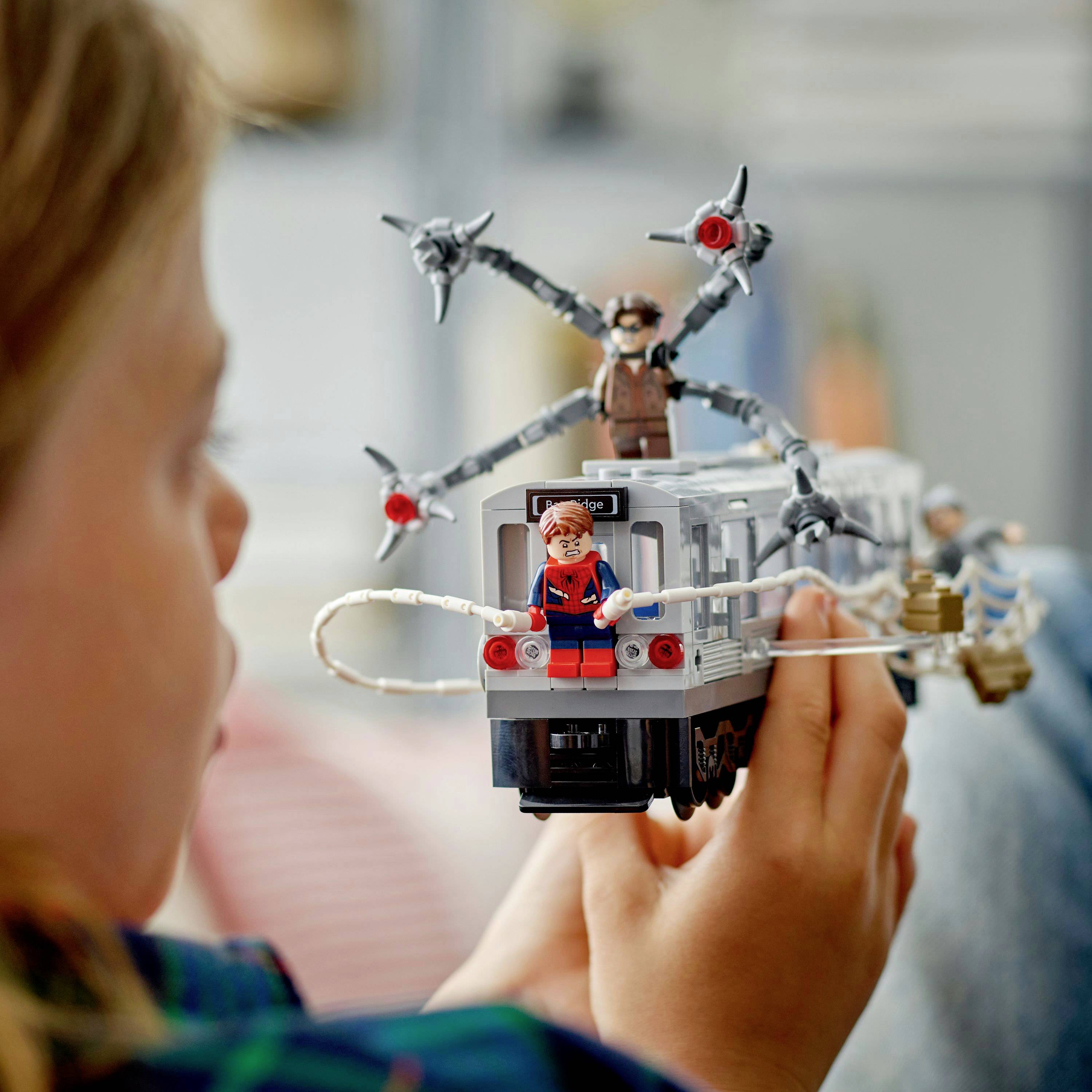 76321 LEGO® MARVEL SUPER HEROES Spider-Man vs. Doc Ock: Showdown in der U-Bahn