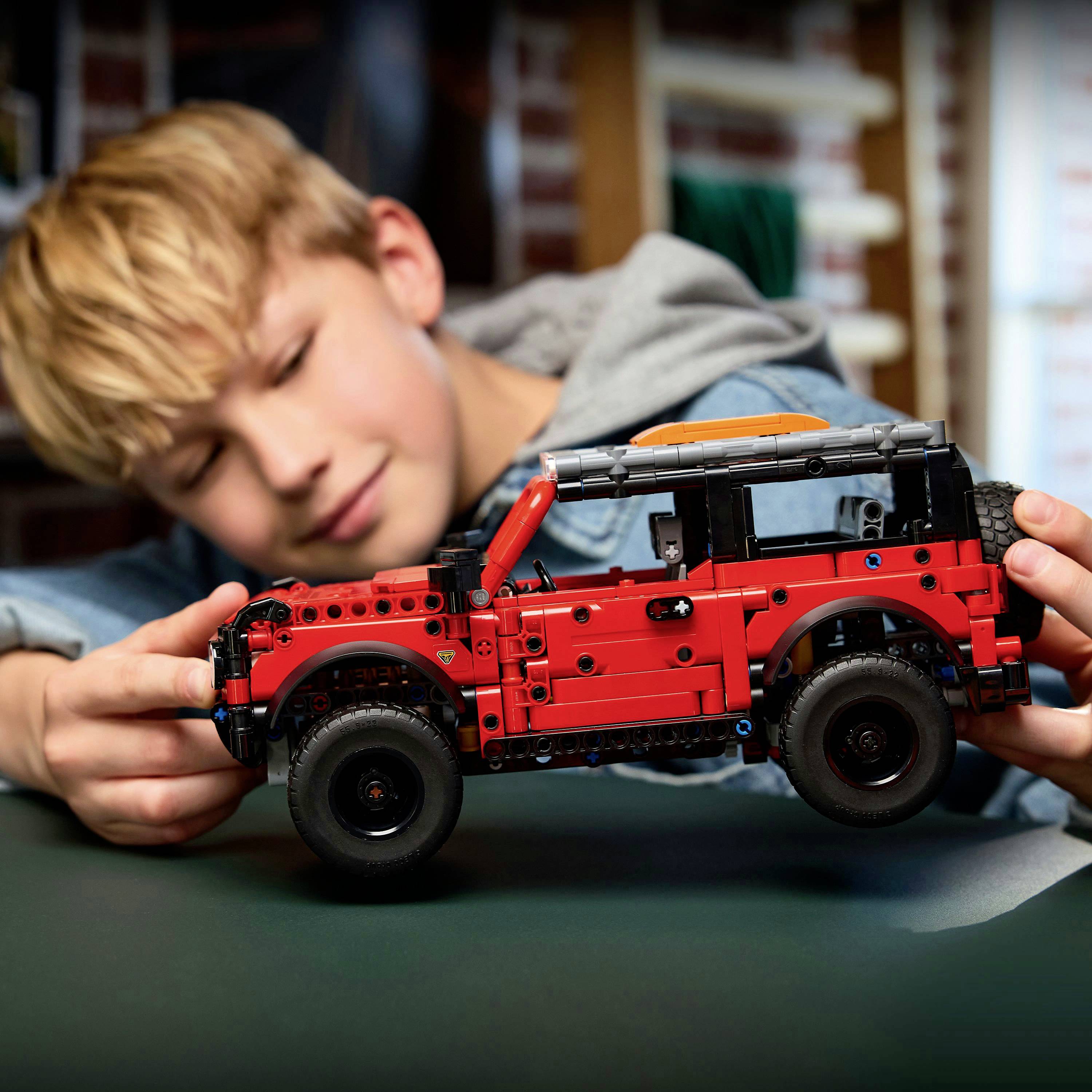 42213 LEGO® TECHNIC Ford Bronco® Offroader
