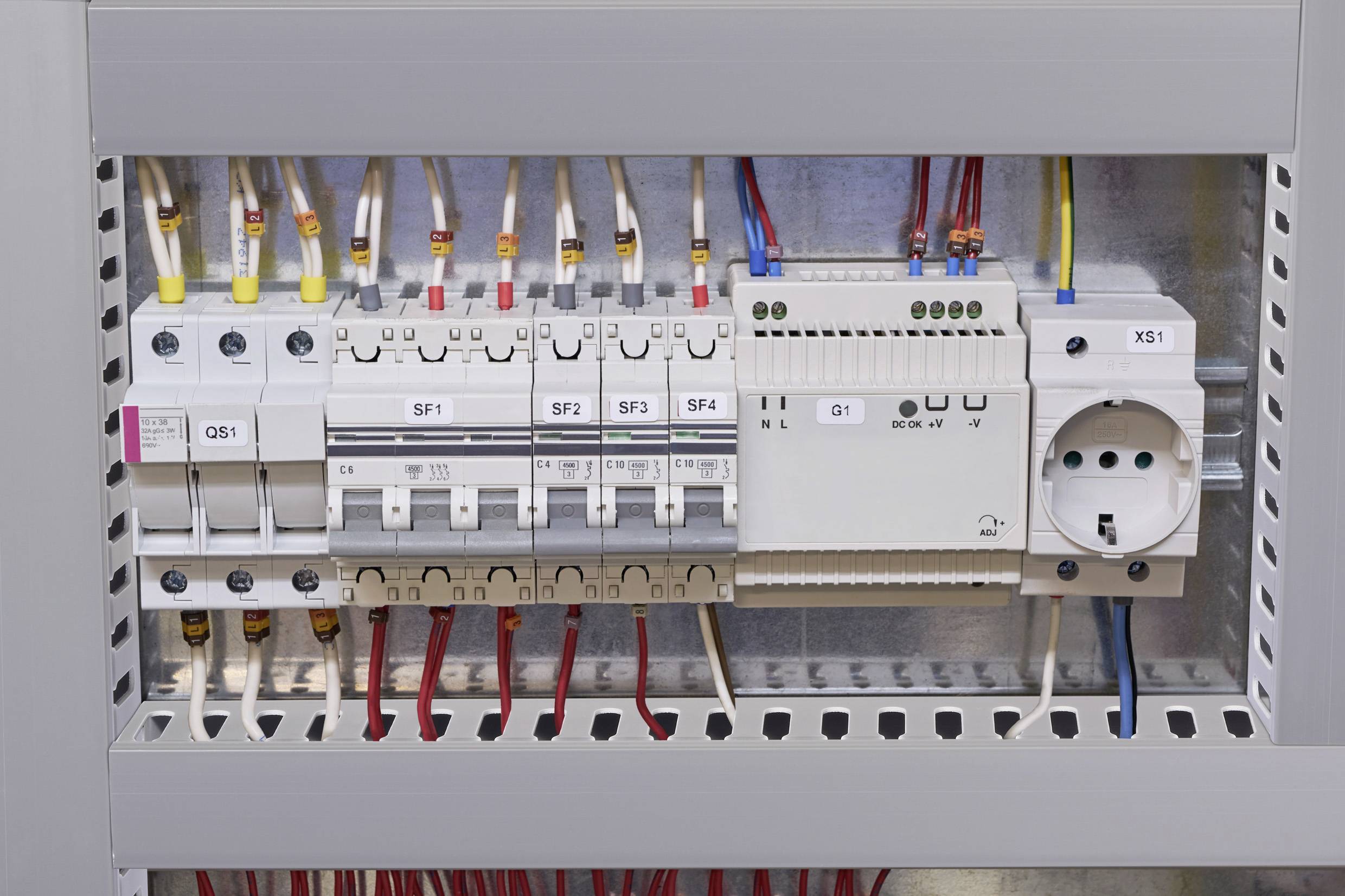 Sygonix SY-6801158 Verdrahtungskanal (L x B x H) 2000 x 25 x 25mm 5 St. Grau