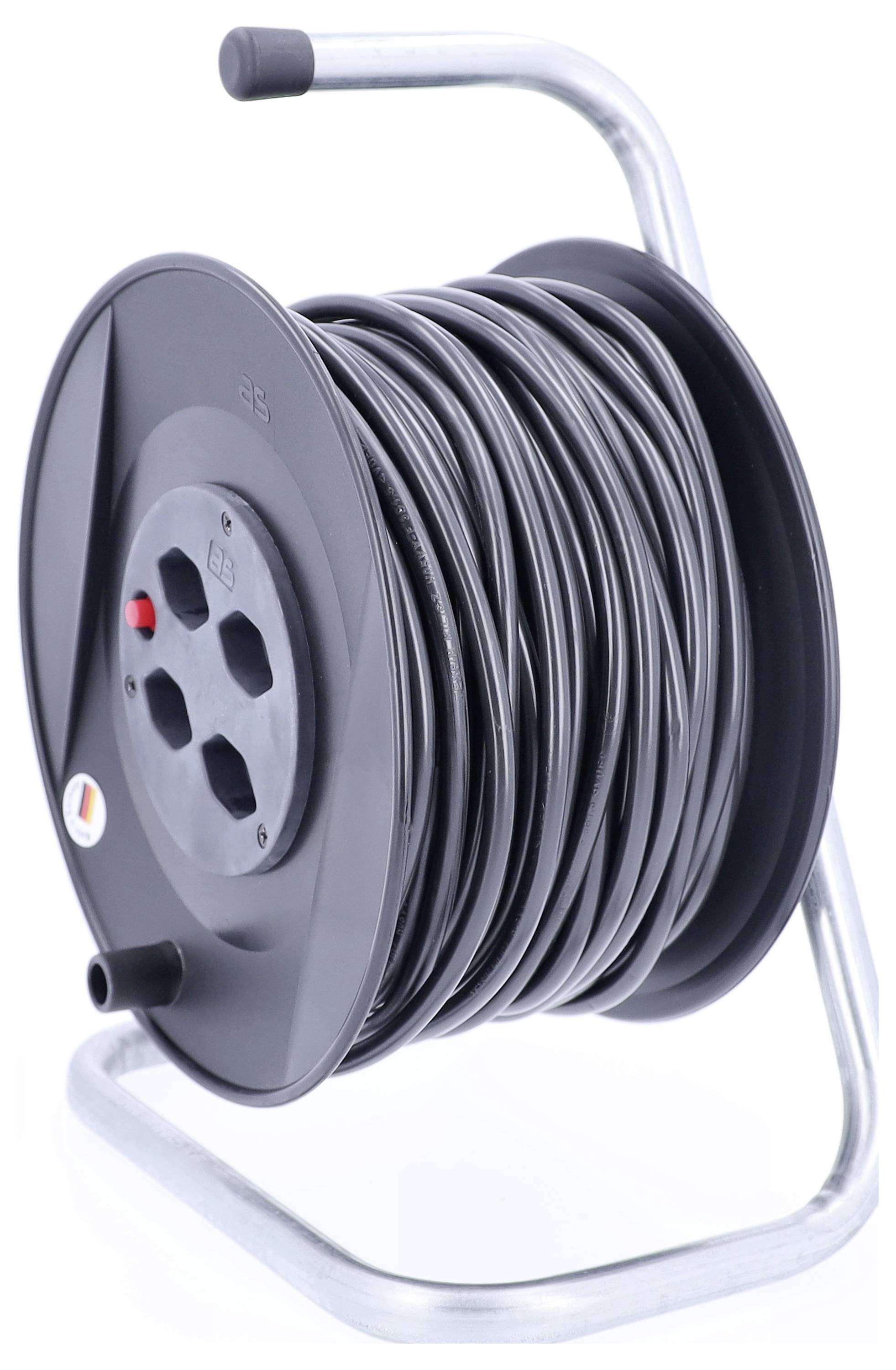 Schwarze Kabeltrommel mit langem aufgewickeltem Kabel und mehreren Steckdosen, auf silbernem Metallrahmen stehend.