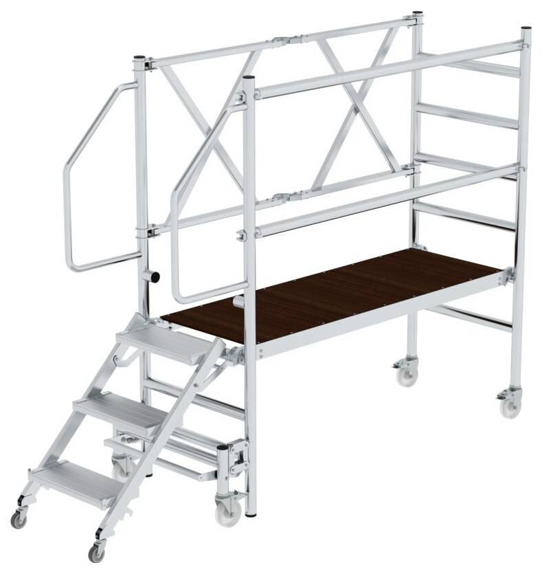 Rollgerüst aus Metall mit Treppe und Sicherheitsgeländer, auf vier Rollen. Geeignet für Arbeiten in der Höhe.