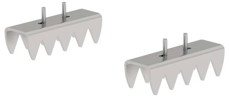 Zwei silberne, gezackte Metallklammern mit je zwei hervorstehenden Stiften, auf weißem Hintergrund.