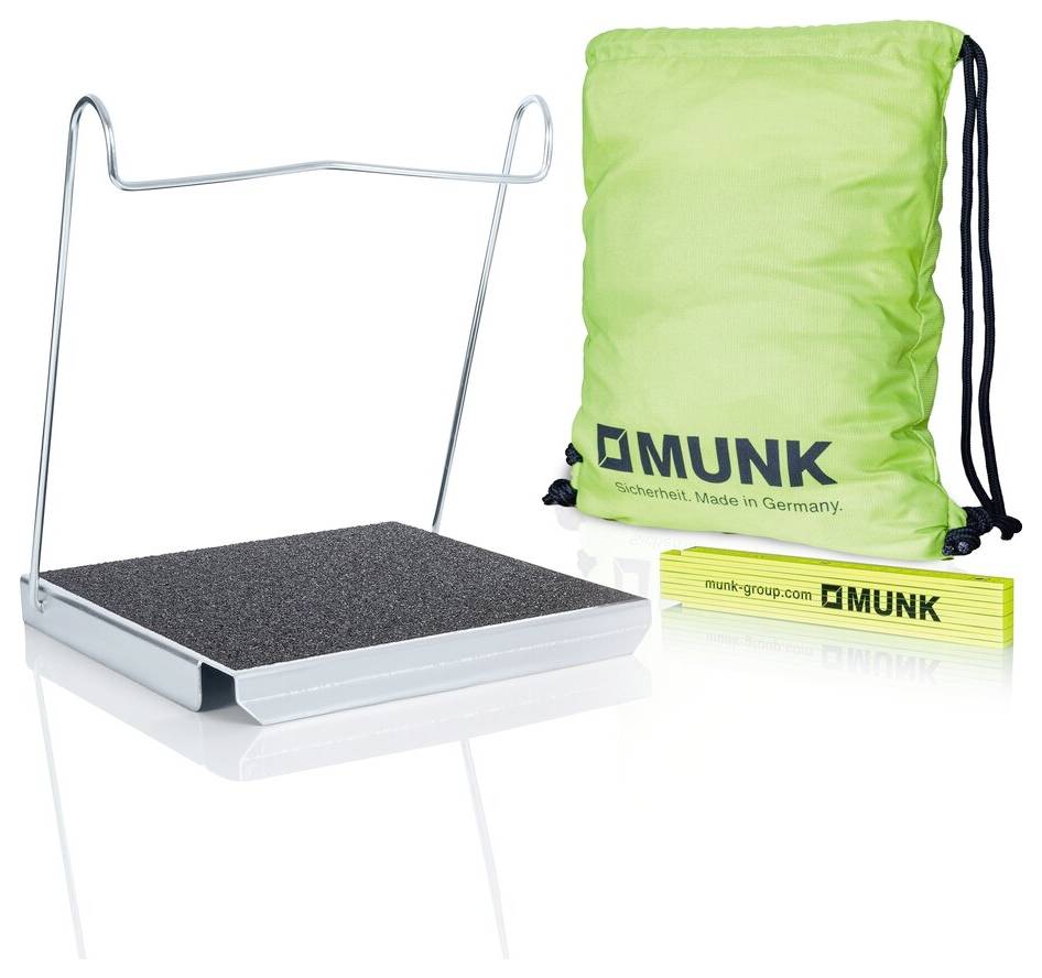 Eintrittstufen-Reiniger-Set mit grünem Beutel, Eimerhalterung und Zollstock von Munk, für saubere Schuhsohlen.