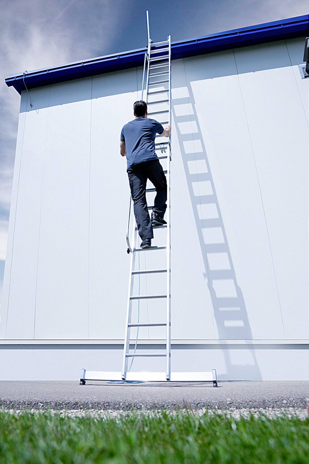 MUNK Günzburger Steigtechnik 040695 Aluminium Stufen-Seilzugleiter