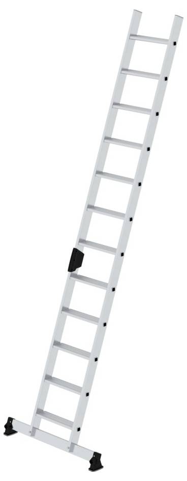 Silberne Anlegeleiter mit schwarzen Gummifüßen, aufrecht stehend. Ideal zum Erreichen höherer Stellen.