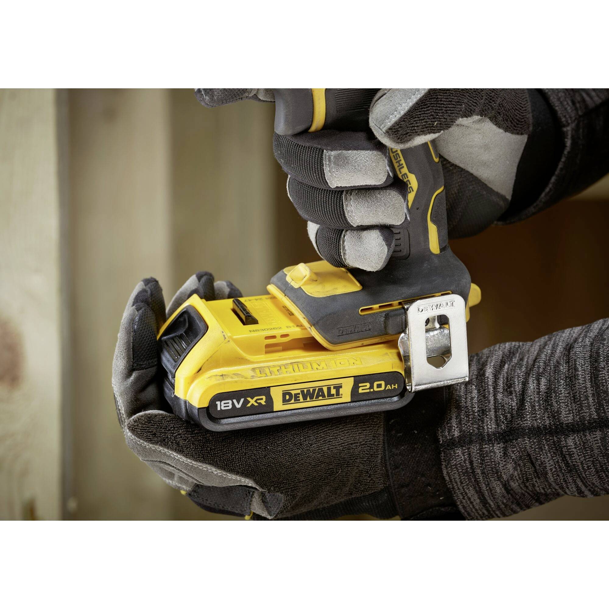 DEWALT DCD794D2T-QW DCD794D2T-QW Akku-Bohrschrauber 18 V 2 Ah Li-Ion inkl. 2. Akku, inkl. Ladegerät, inkl. Koffer
