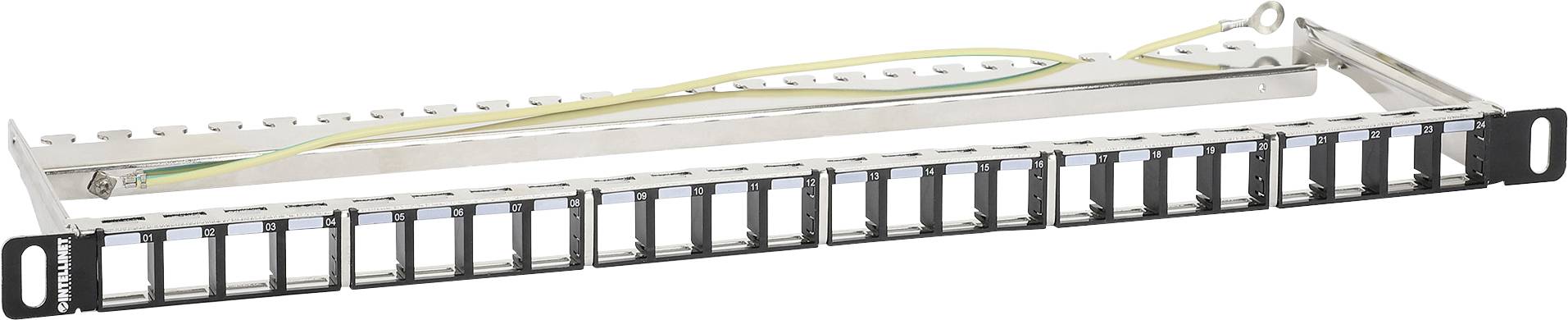 Patchpanel mit 24 leeren Ports, montiert in einem metallischen Rahmen mit Erdungskabel; dient zur Verwaltung von Netzwerkkabeln.