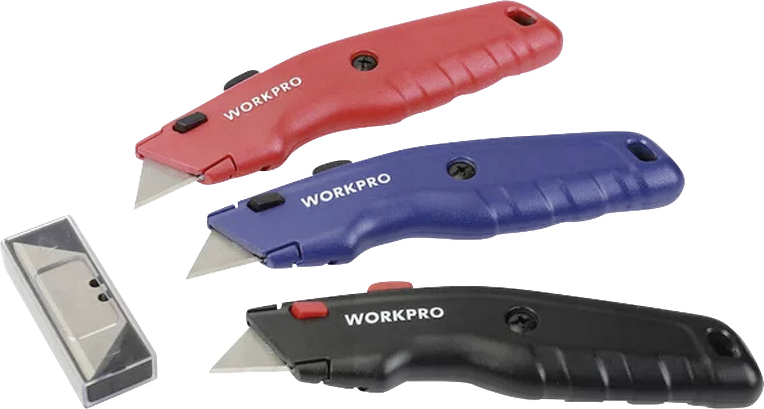 Drei Universalmesser in Rot, Blau und Schwarz mit der Beschriftung 'WORKPRO', ausgestattet mit einziehbaren Klingen, zusammen mit einer Packung Ersatzklingen daneben.