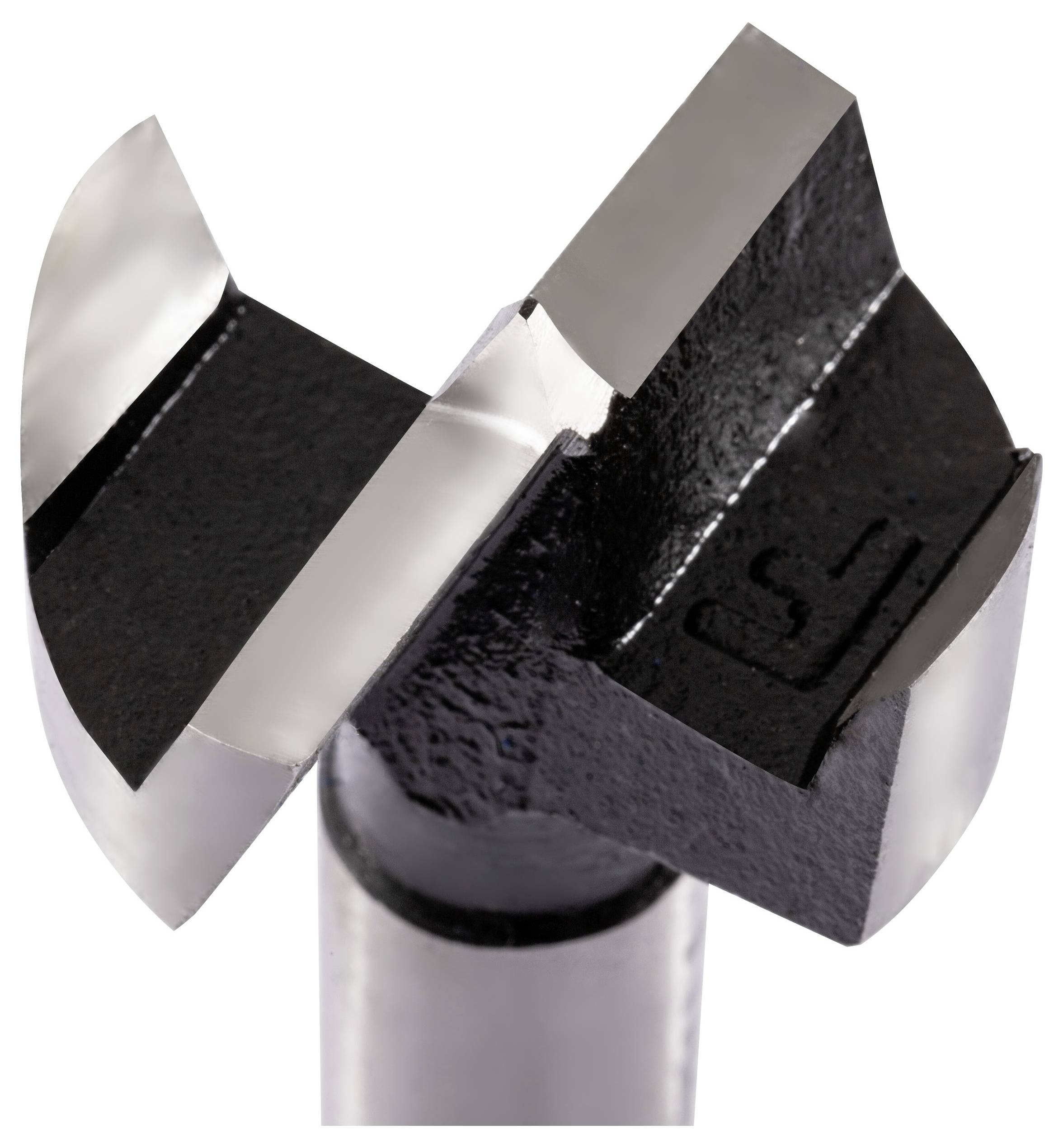 Nahaufnahme eines Forstner-Bohrers mit scharfen, flachen Schneidkanten. Wird zum Bohren präziser Löcher mit gerader Bodenfläche in der Holzbearbeitung verwendet.