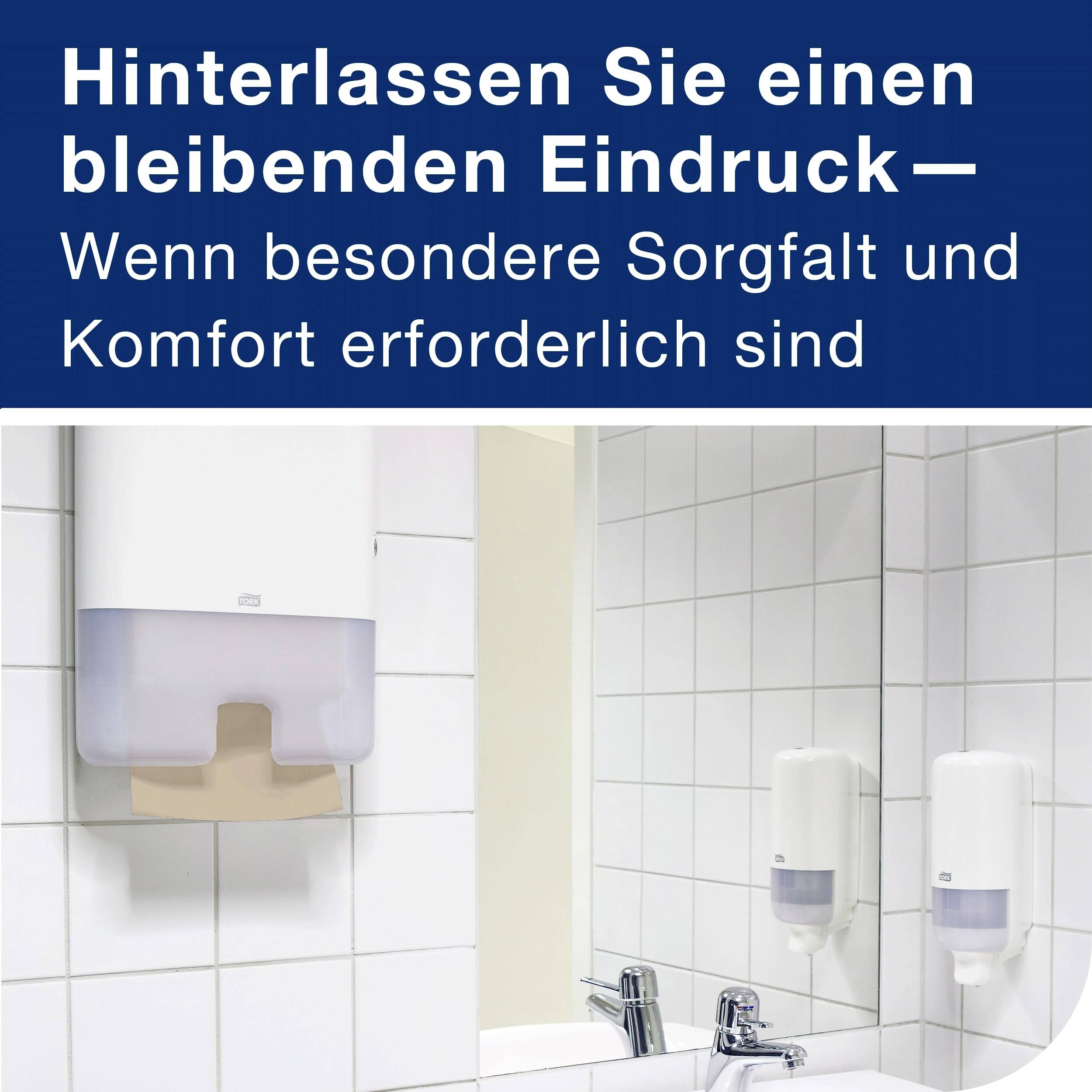 Seifenspender und Handtuchhalter in einem modernen Badezimmer. Text sagt: Hinterlassen Sie einen bleibenden Eindruck—wenn besondere Sorgfalt und Komfort erforderlich sind.