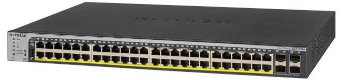 Netzwerk-Switch mit 48 Ethernet-Ports und 4 SFP-Ports, geeignet für große Netzwerkinfrastrukturen, auf grauem Hintergrund.