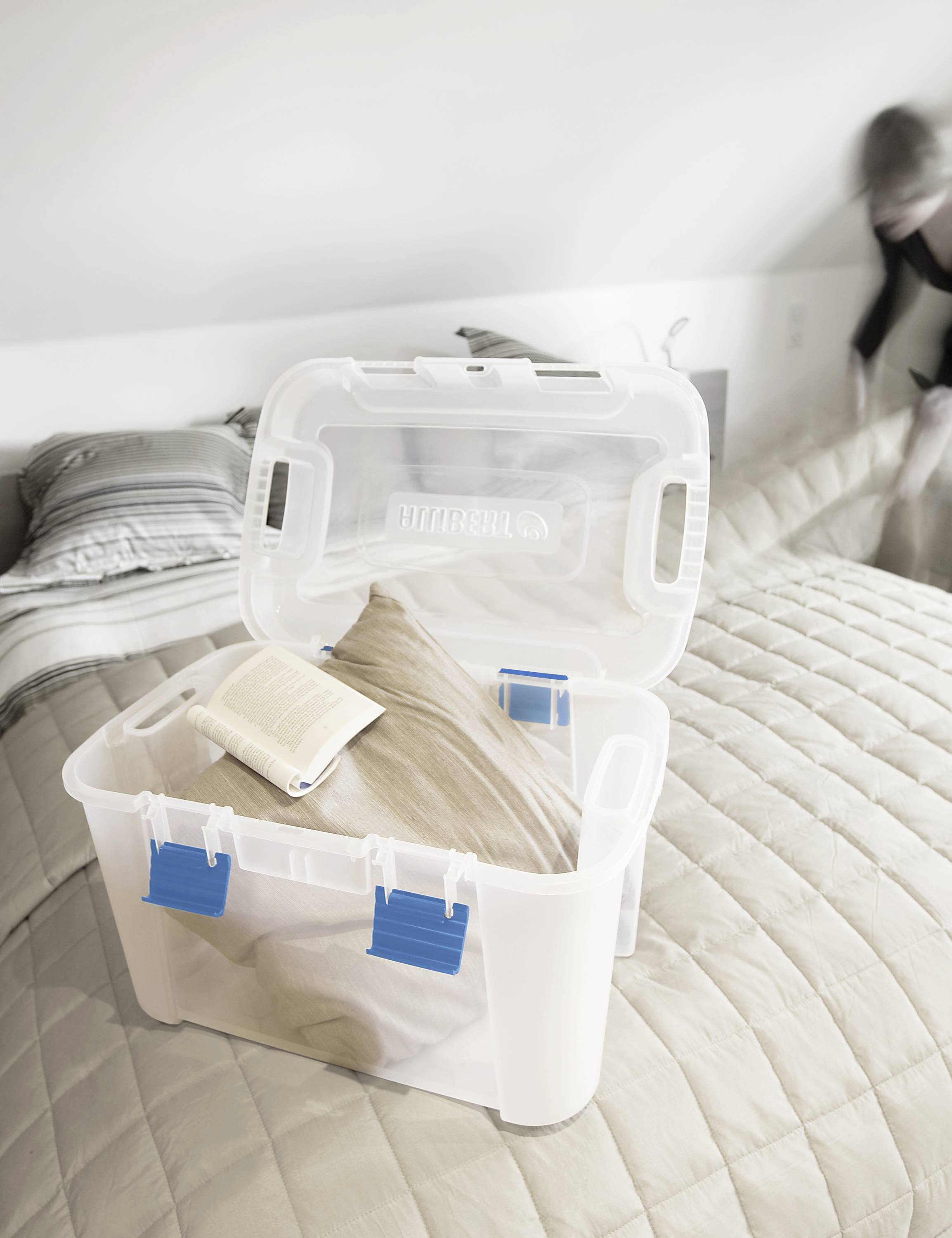 Curver 243696 Aufbewahrungsbox TOTEM Box 60L, transparent / blau Transparent, Blau 1St.