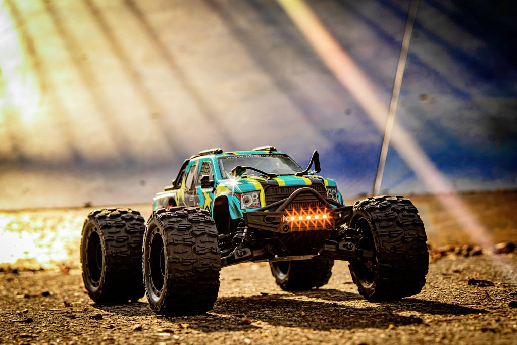 Absima Mini AMT Fluo Blau Brushless 1:16 RC Modellauto Elektro Monstertruck Allradantrieb (4WD) RtR 2,4GHz