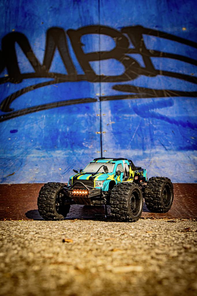Absima Mini AMT Fluo Blau Brushless 1:16 RC Modellauto Elektro Monstertruck Allradantrieb (4WD) RtR 2,4GHz