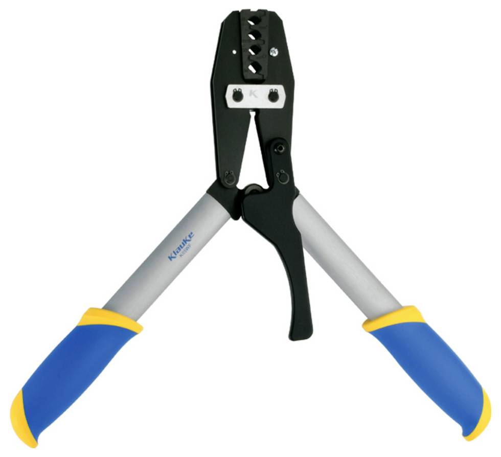 Nahaufnahme eines schwarzsilbernen Crimpwerkzeugs mit blau-gelben Griffen, dargestellt auf weißem Hintergrund.