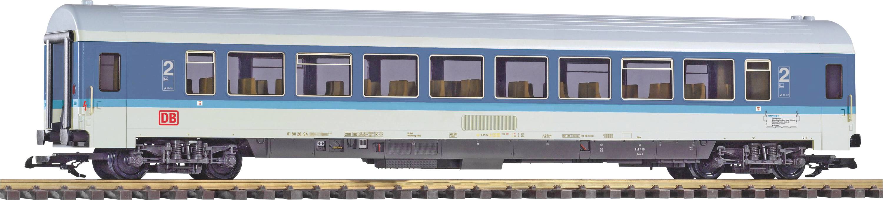 Ein blauer und grauer Zugwaggon der zweiten Klasse auf Gleisen, mit mehreren Fenstern und einem DB-Logo an der Seite.