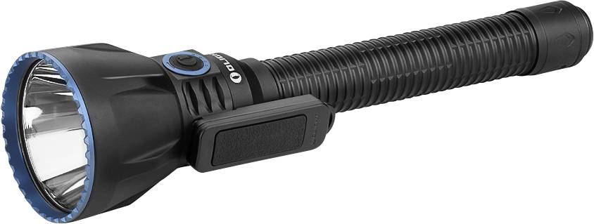 Eine schwarze Taschenlampe mit gerilltem Griff und großem Reflektor; robuste Bauweise, geeignet für Outdoor-Nutzung.