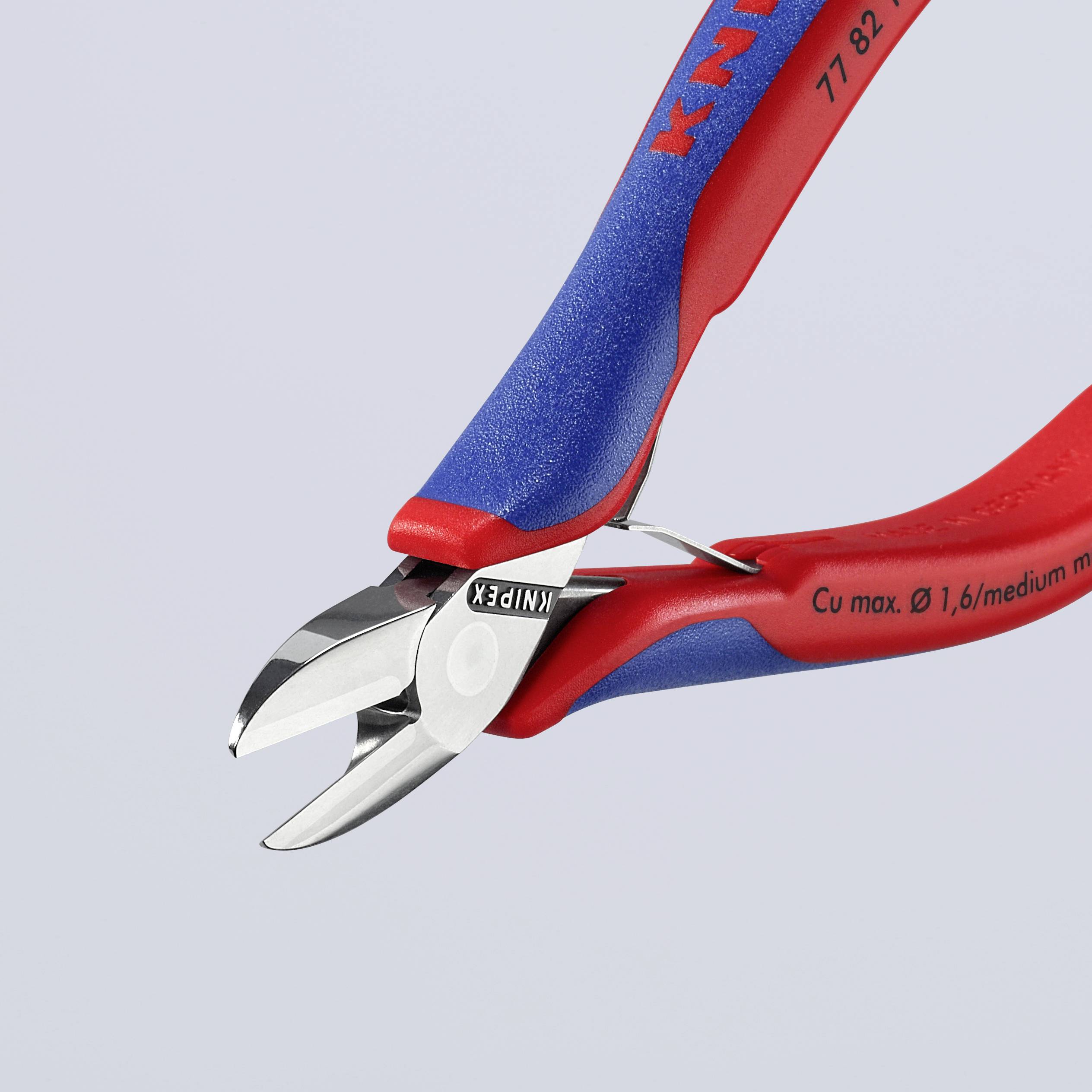 Seitenschneider mit blau-rotem Griff der Marke Knipex, geeignet zum Schneiden von Kupferdrähten bis 1,6 mm.