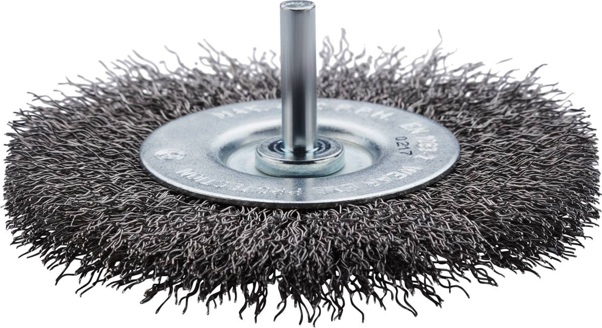 Eine Drahtbürste mit Metallborsten und einem zentralen Befestigungsdorn, geeignet zum Reinigen oder Entrosten von Oberflächen.