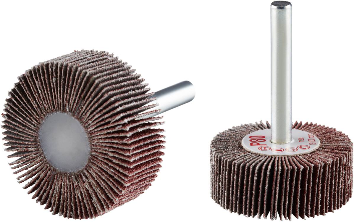 Zwei Schleifräder mit Metallstiften; eines aufrecht, das andere liegt. Beide haben rotbraune Schleifflächen und tragen die Aufschrift 'P80'.