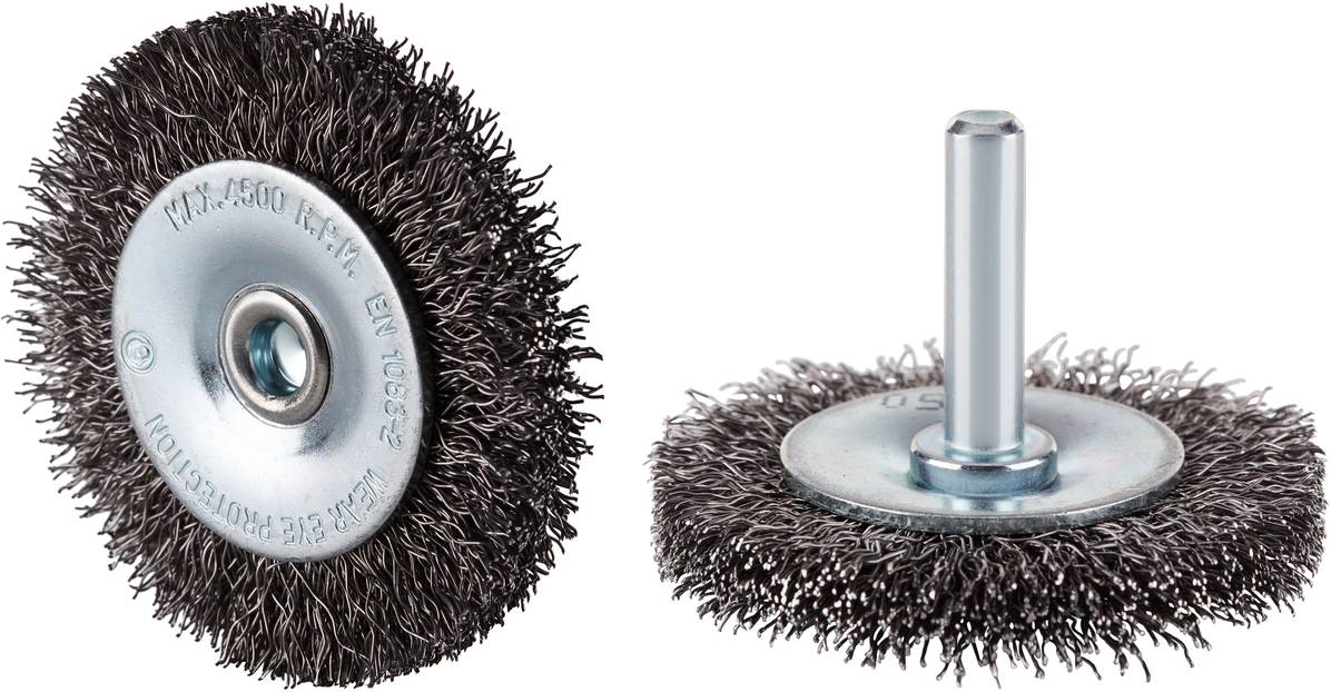 Zwei Drahtbürsten, eine mit seitlicher Ansicht und eine flach liegend. Beide haben einen Metallkern und Borsten aus Metall.