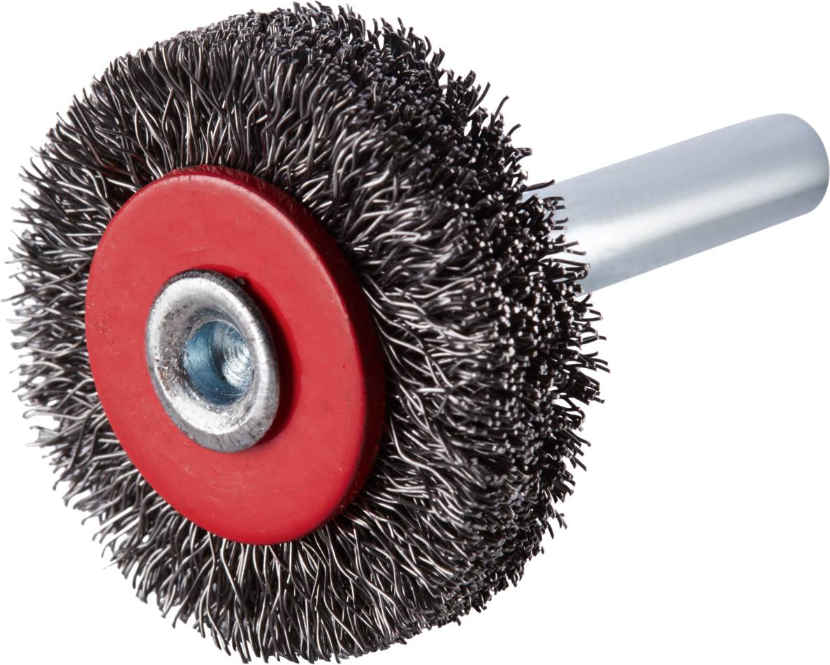 Runder Drahtbürstenaufsatz mit rotem Zentrum und Metallborsten, verwendet zum Reinigen oder Entrosten von Oberflächen.