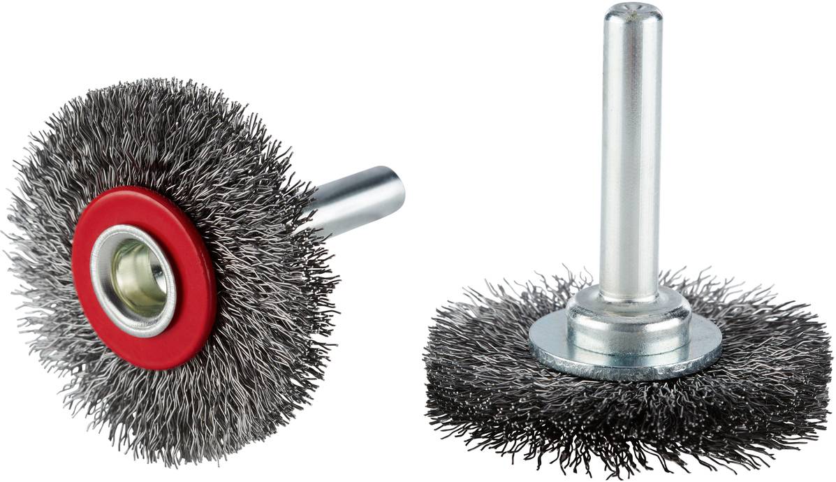 Zwei Rundbürsten aus Metall mit rotem und silbernem Zentrum, geeignet für Bohrmaschinen zur Entfernung von Rost und Schmutz.