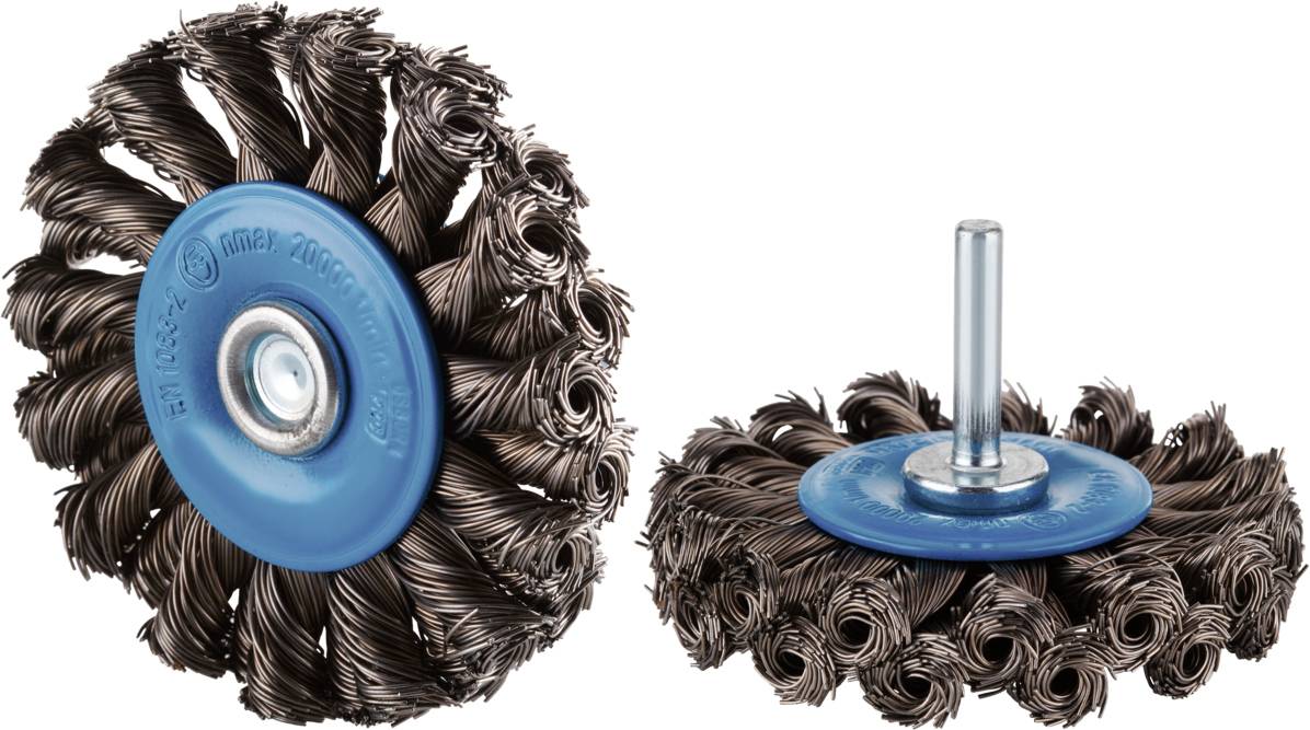 Zwei gezopfte Drahtbürsten mit blauer Mitte, eine aufrecht und die andere liegend. Ideal zum Reinigen von Metalloberflächen.