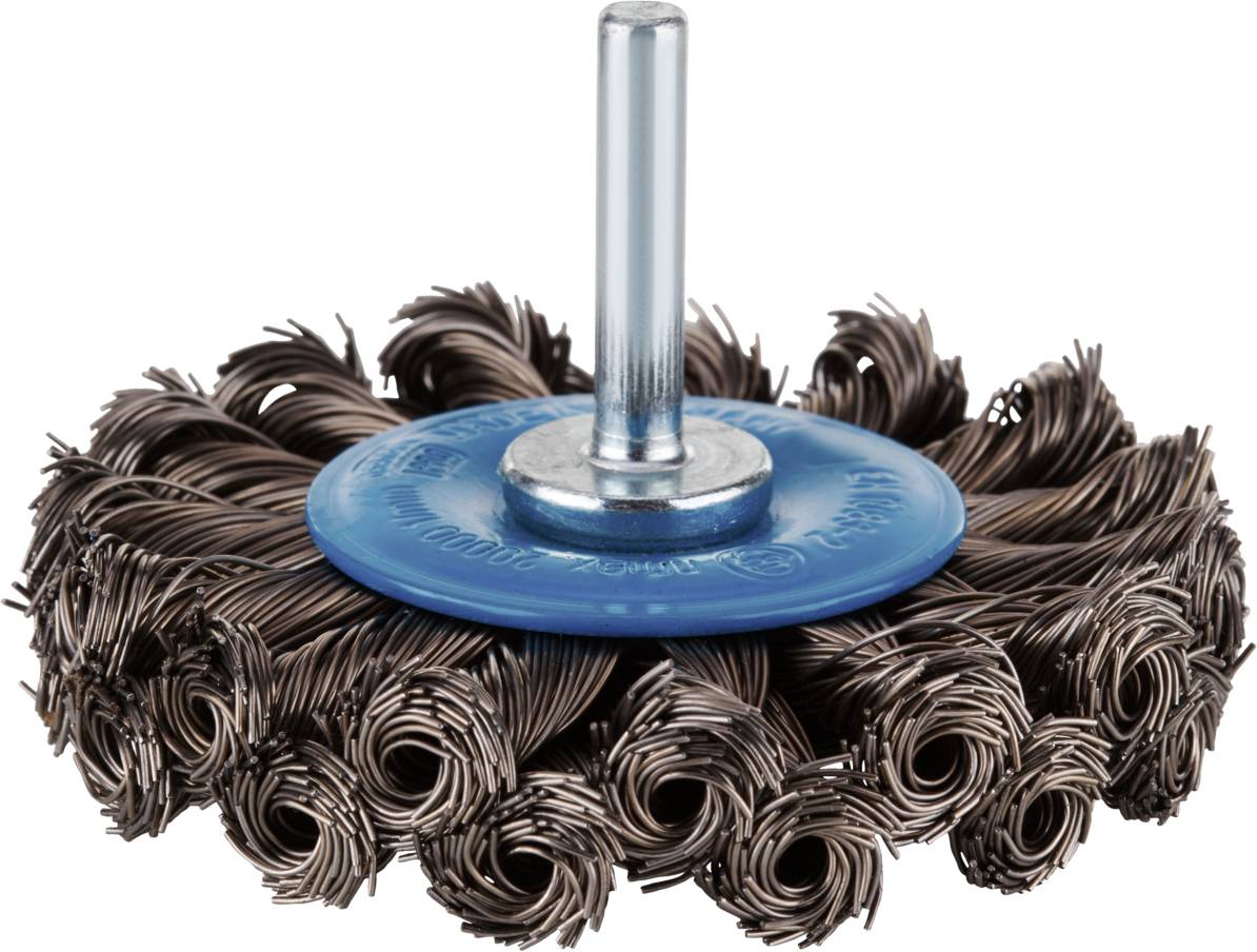 Die Abbildung zeigt eine runde Topfbürste mit verdrillten Drahtborsten und einem blauen Kunststoffaufsatz zur Befestigung an einem Bohrer.