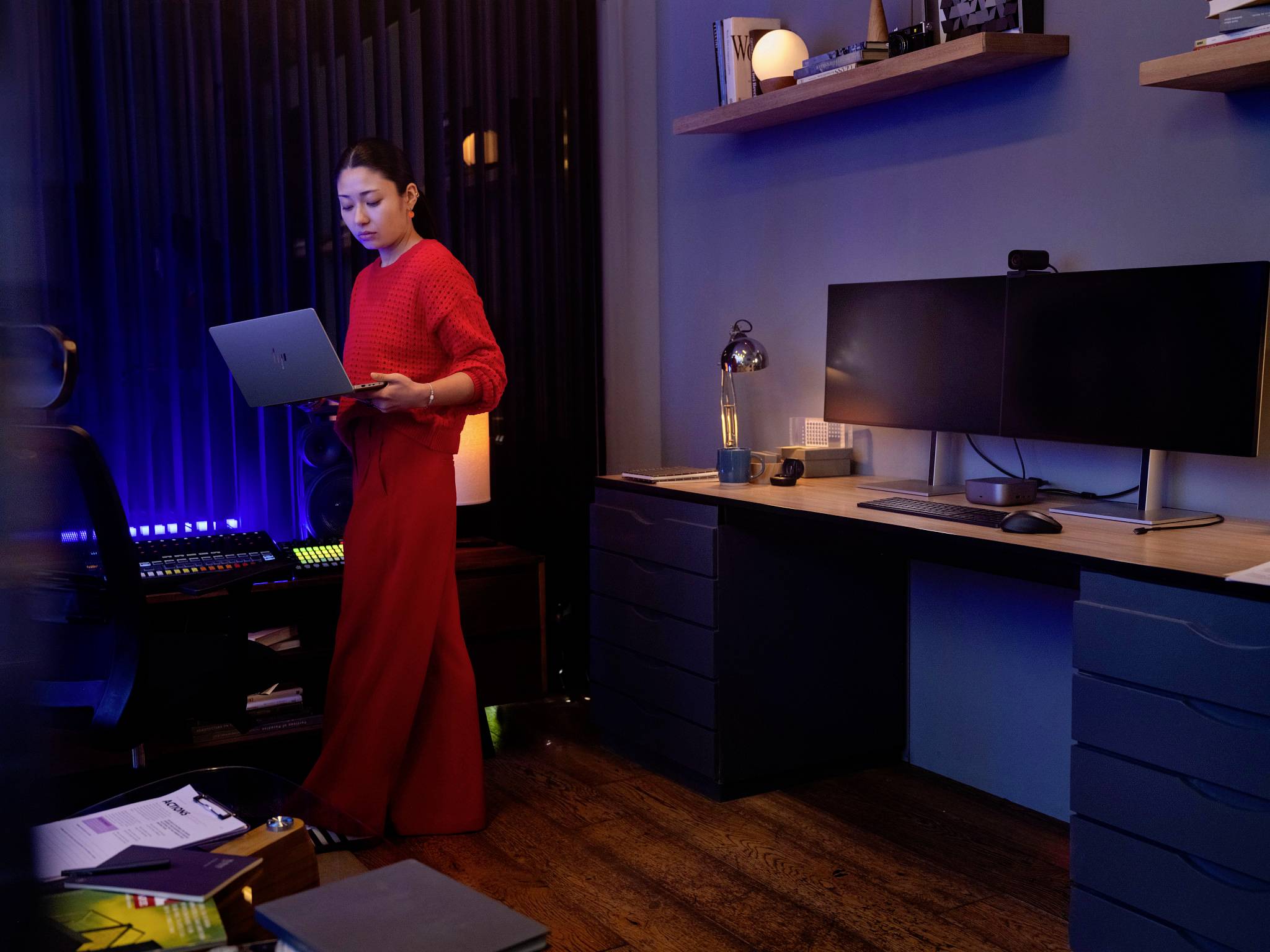 HP Workstation Notebook 35.6cm (14 Zoll) 2.8K AMD Ryzen AI Max 390 64GB RAM 1TB SSD Deutsch, QWERTZ AMD Radeon™ 8050S Silber A3ZQ