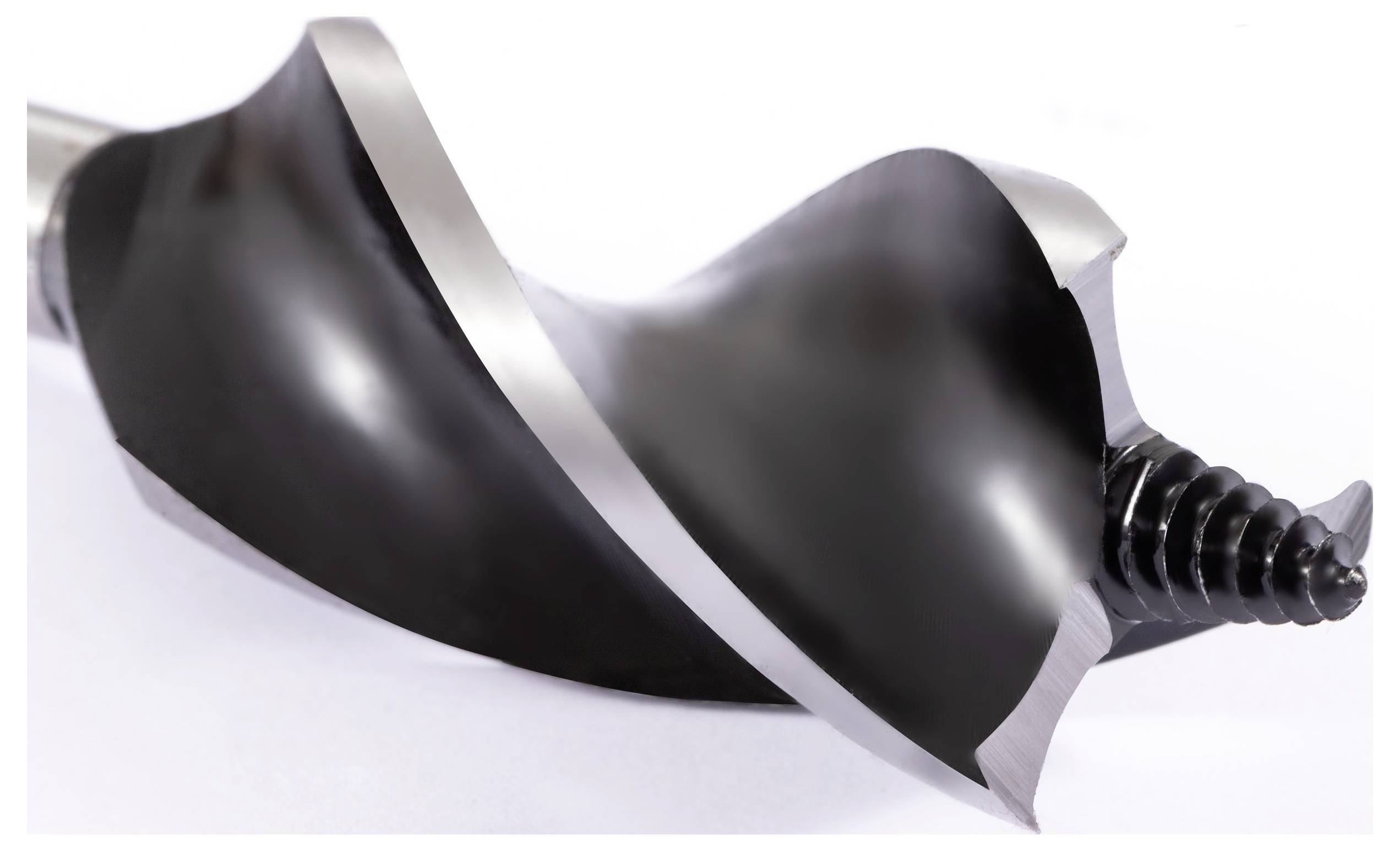 Nahaufnahme eines Spiralbohrers mit einer scharfen, spitzen Spitze und Spiralrillen, die sein schneidendes Designkonzept veranschaulichen.