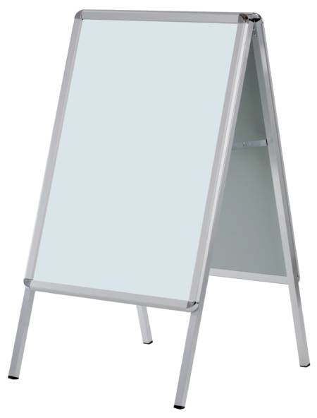 Ein leerer, doppelseitiger Aufsteller aus Metall steht auf dem Boden, bereit zur Beschriftung oder für Plakate im Innen- oder Außenbereich.