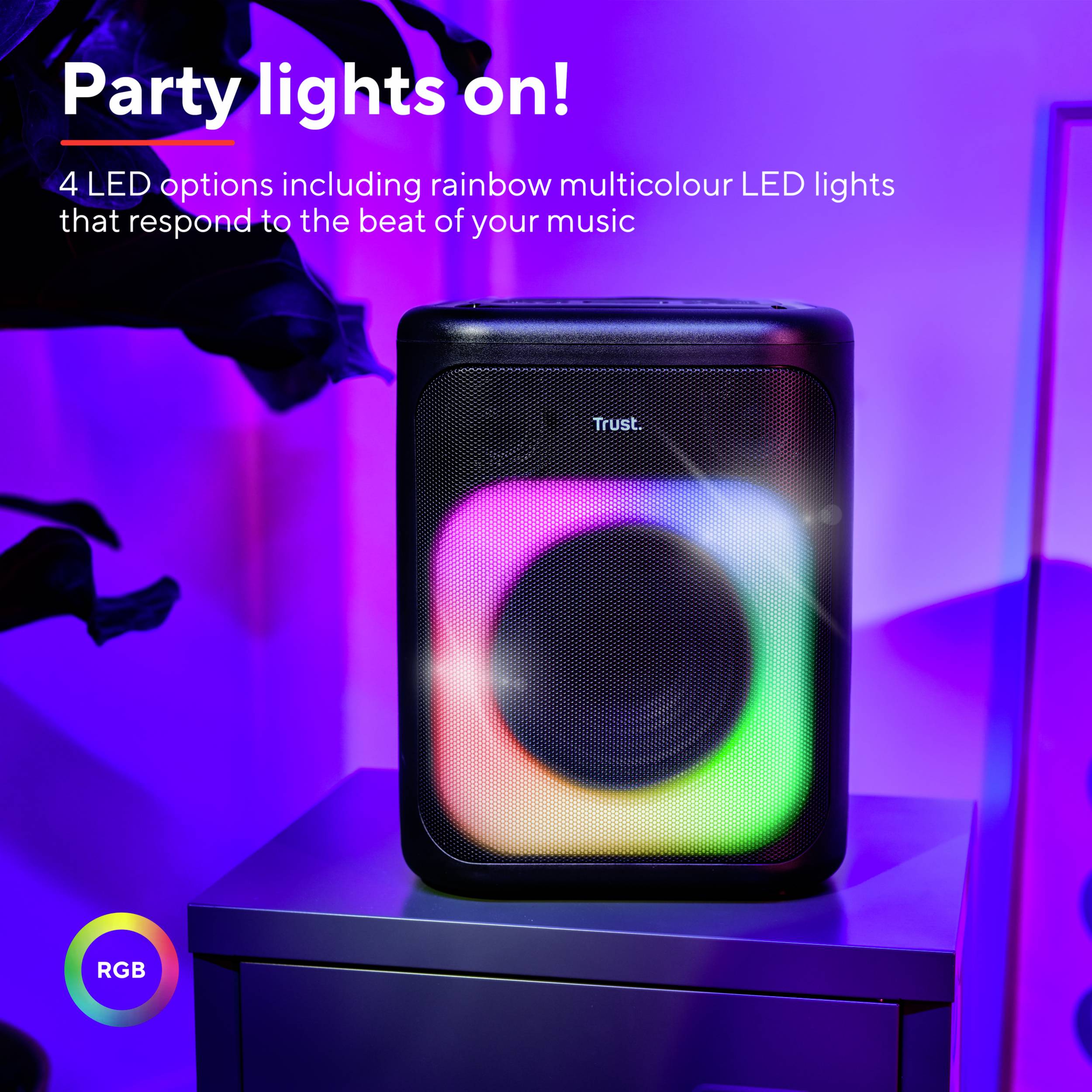 Ein Lautsprecher mit LED-Lichtern zeigt verschiedene Farben. Text: 'Party lights on! 4 LED options reagieren auf die Musik.'