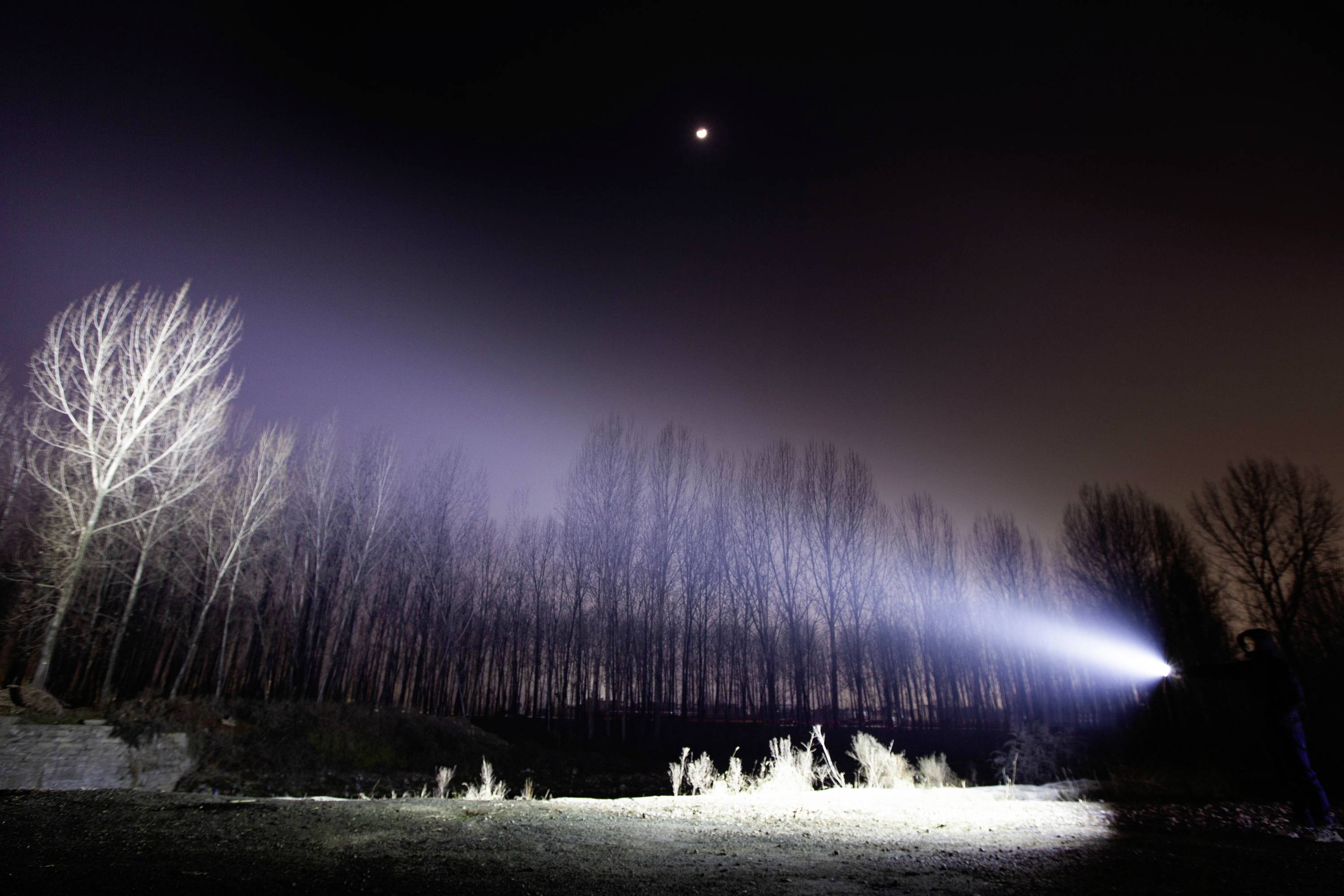 OLight Marauder Mini green LED Taschenlampe Große Reichweite, IPX8 (wasserdicht) akkubetrieben 7000lm 462g