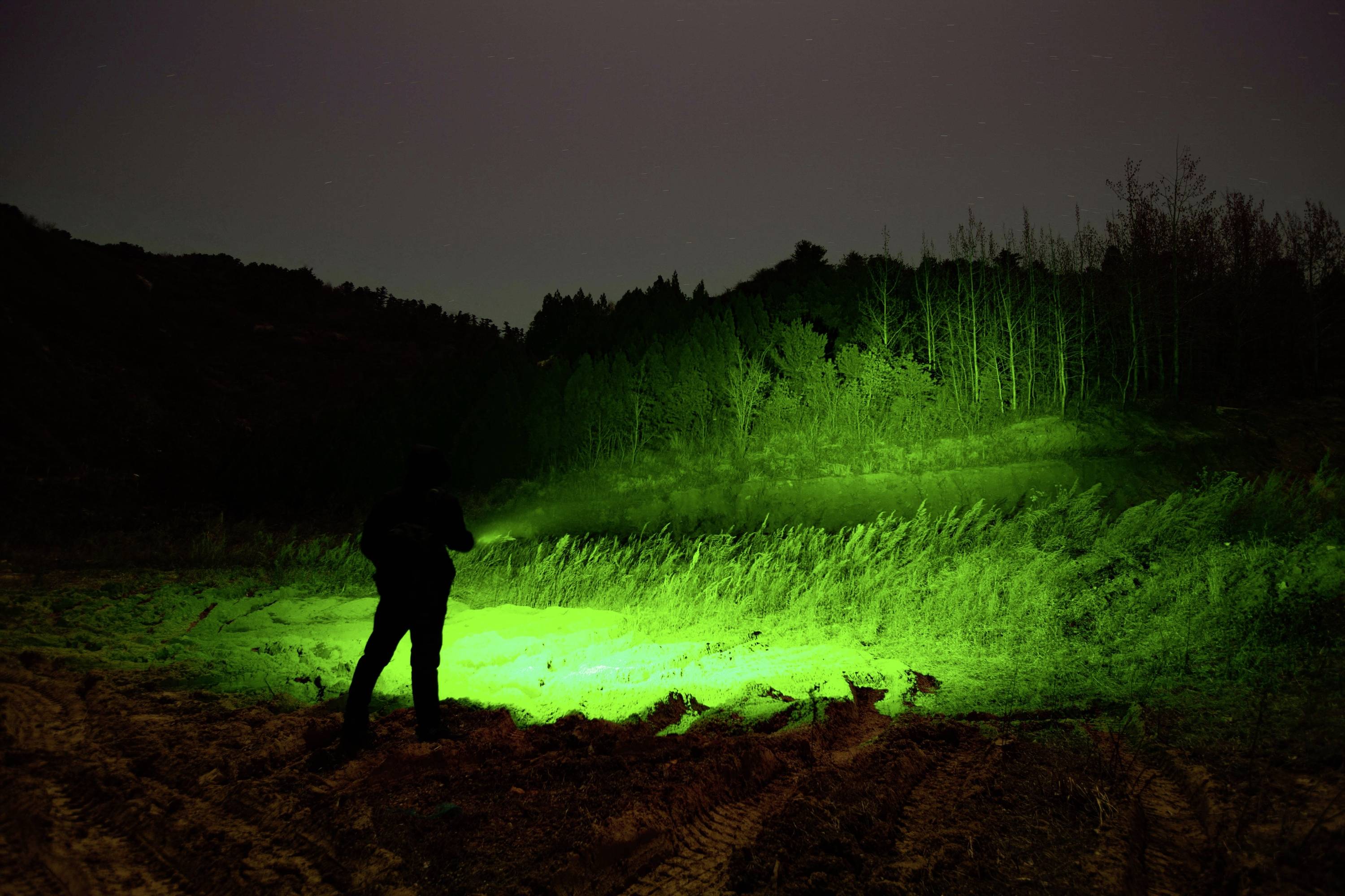 OLight Marauder Mini green LED Taschenlampe Große Reichweite, IPX8 (wasserdicht) akkubetrieben 7000lm 462g