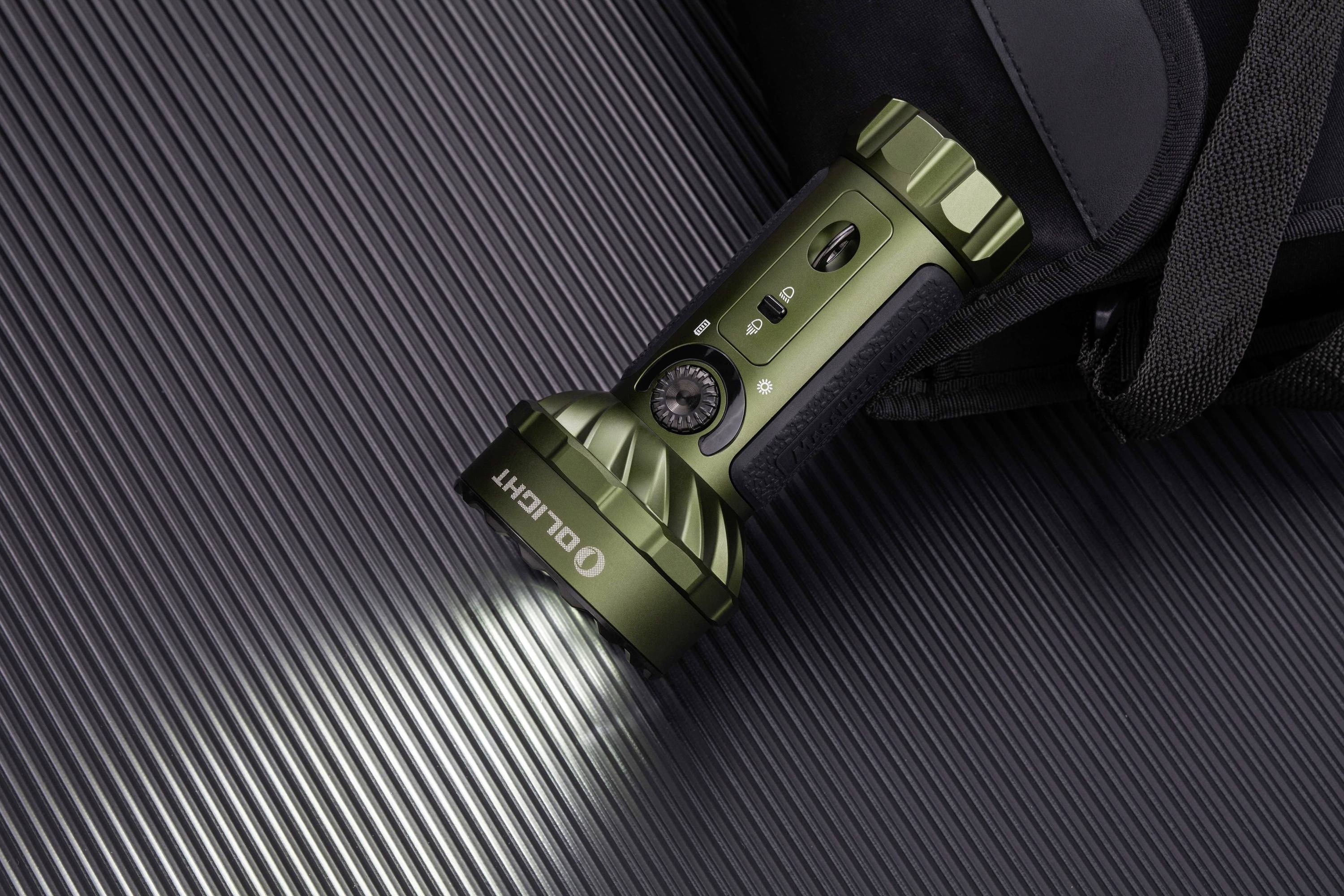 OLight Marauder Mini green LED Taschenlampe Große Reichweite, IPX8 (wasserdicht) akkubetrieben 7000lm 462g