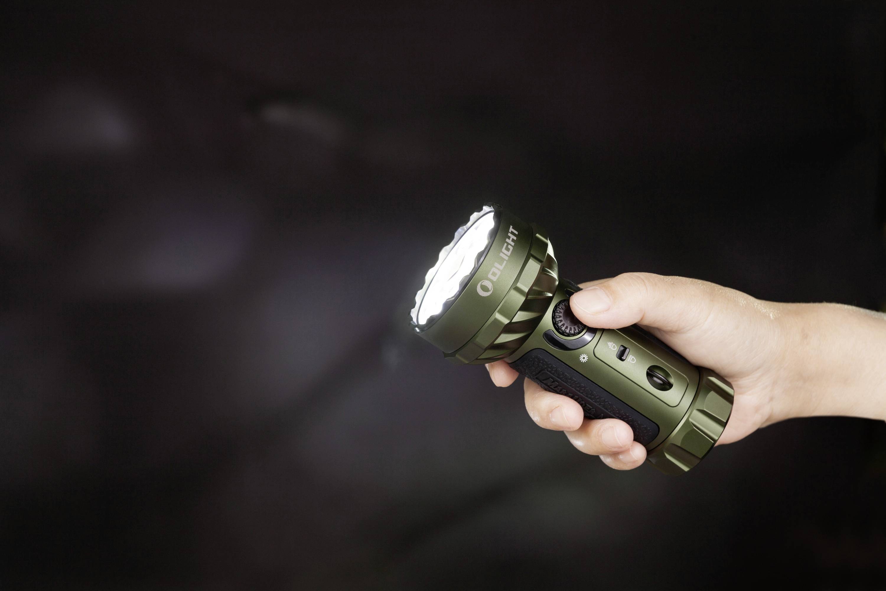 OLight Marauder Mini green LED Taschenlampe Große Reichweite, IPX8 (wasserdicht) akkubetrieben 7000lm 462g
