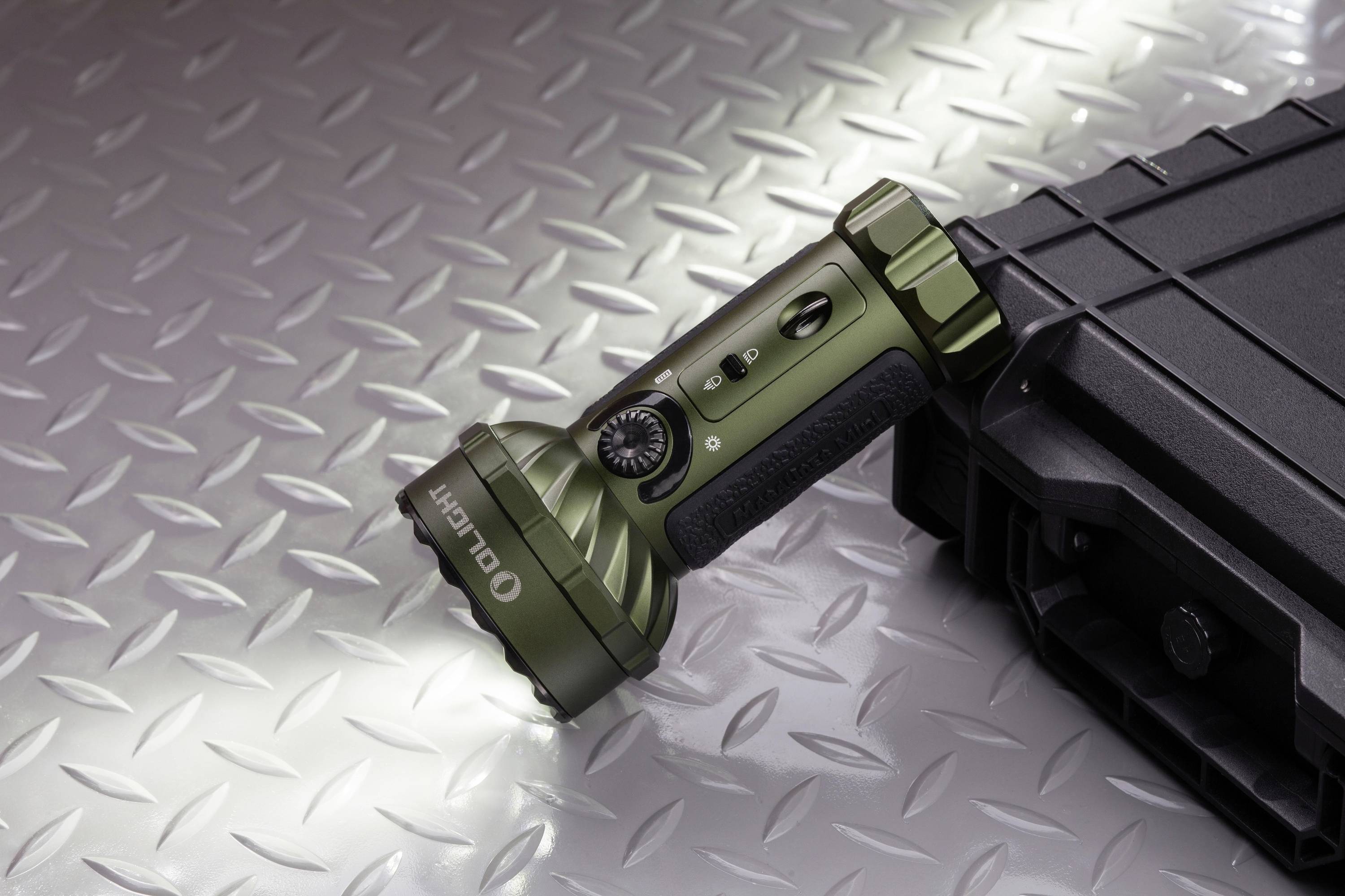 OLight Marauder Mini green LED Taschenlampe Große Reichweite, IPX8 (wasserdicht) akkubetrieben 7000lm 462g