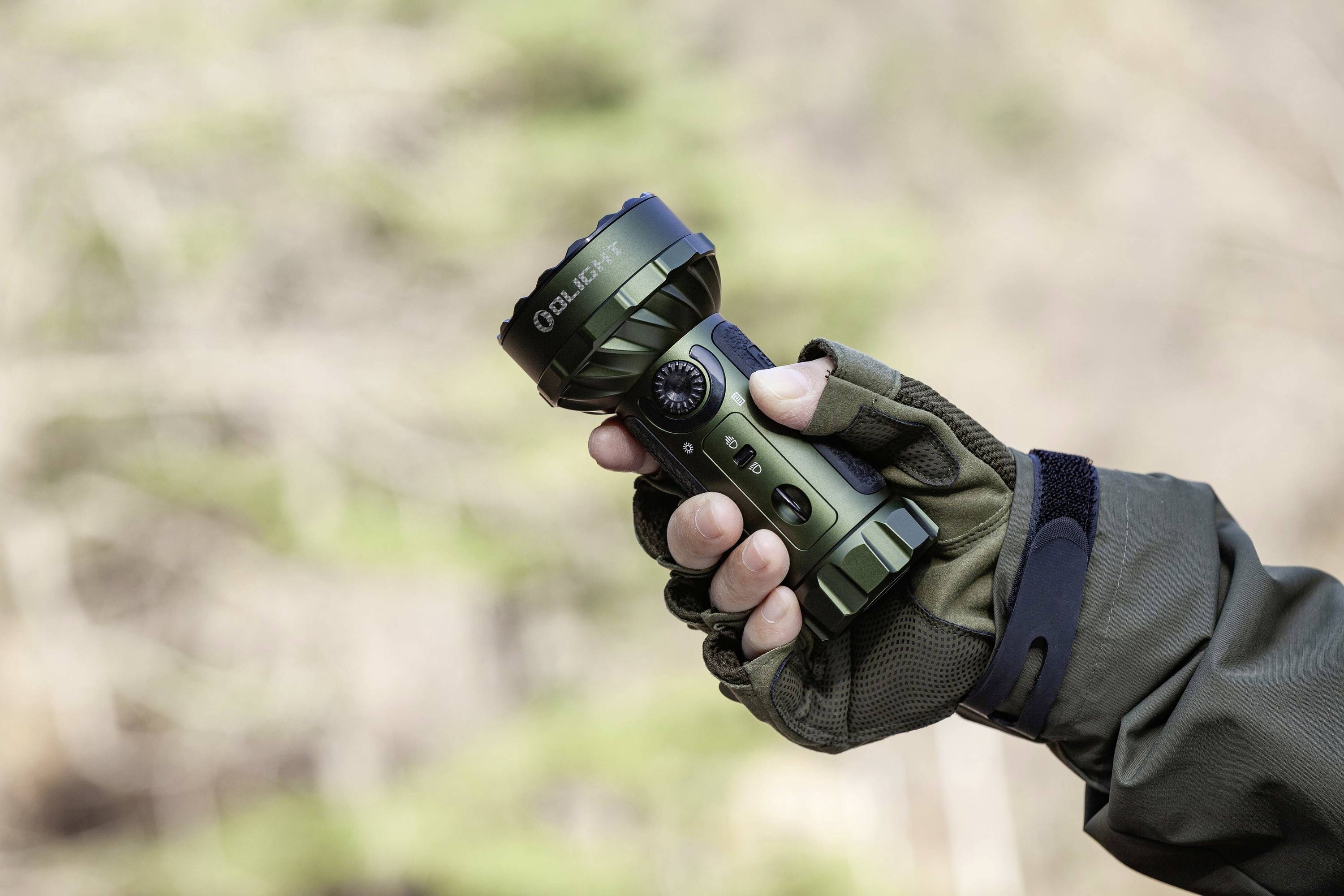 OLight Marauder Mini green LED Taschenlampe Große Reichweite, IPX8 (wasserdicht) akkubetrieben 7000lm 462g