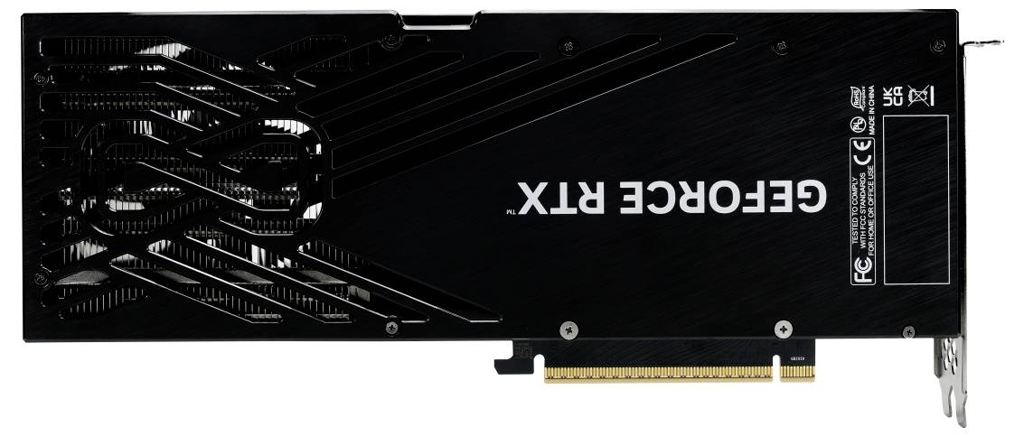 Rückseite einer NVIDIA GeForce RTX Grafikkarte mit Kühler und Markenlogos, nach oben zeigend, auf weißem Hintergrund.