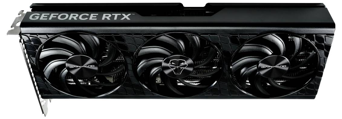 Grafikkarte mit drei Lüftern und Aufschrift 'GEFORCE RTX'.